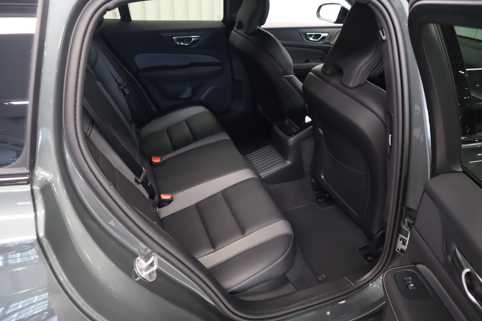 VOLVO V60 10