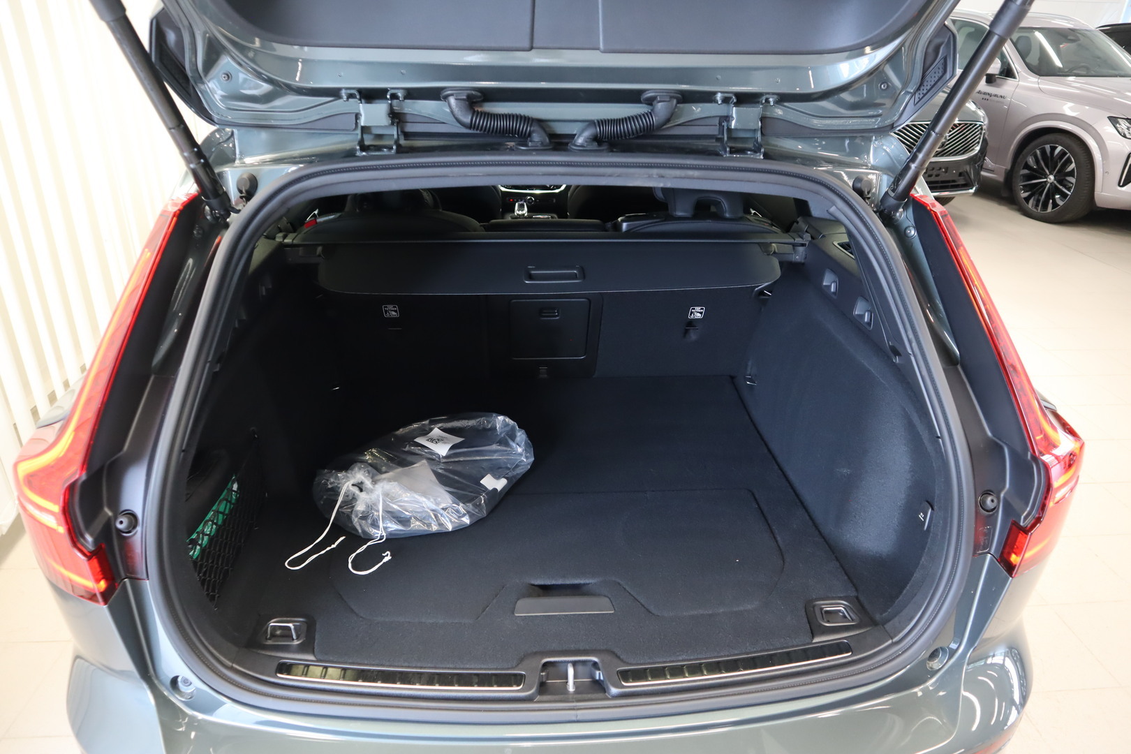 VOLVO V60 11