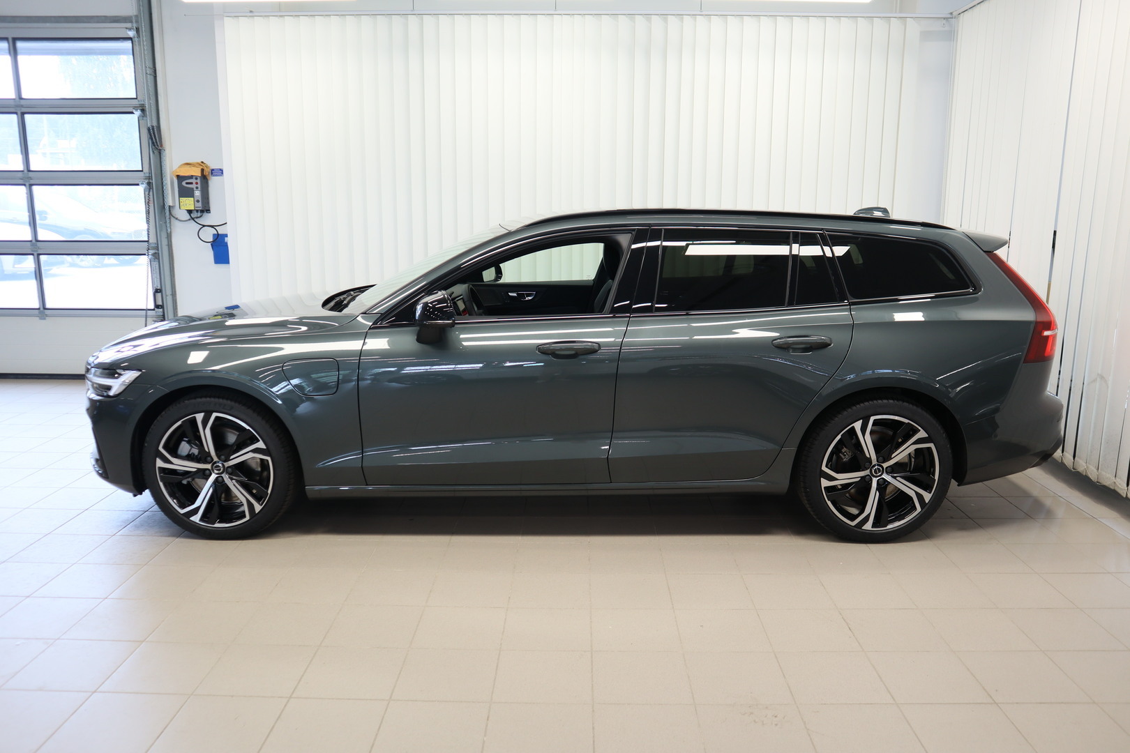 VOLVO V60 2
