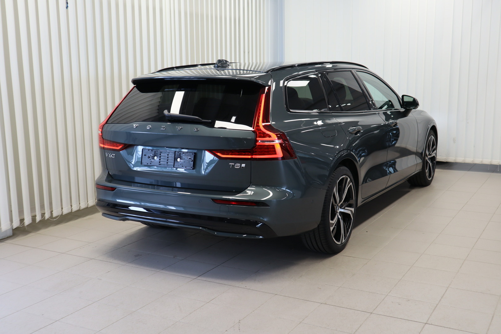 VOLVO V60 4