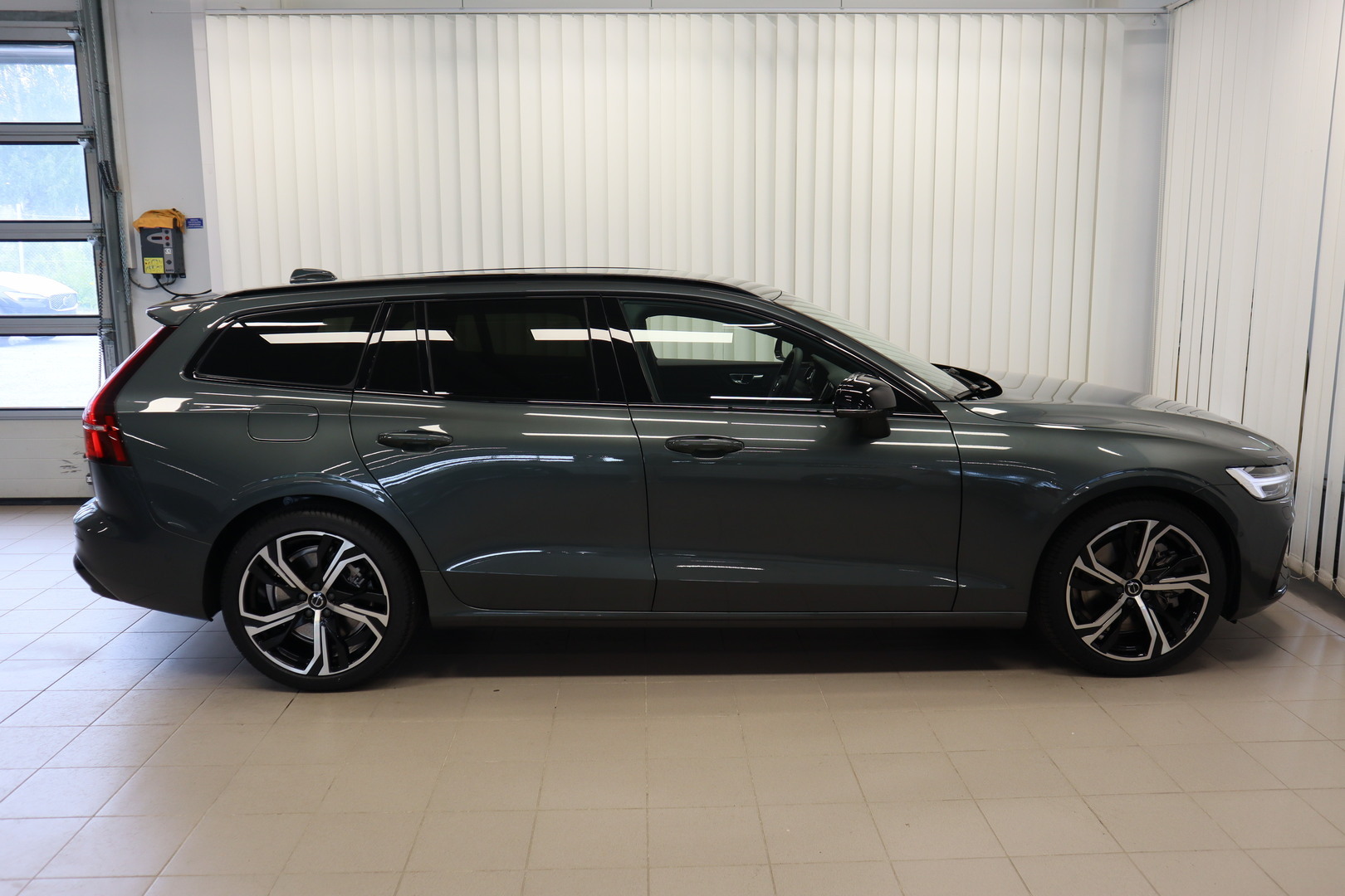 VOLVO V60 6