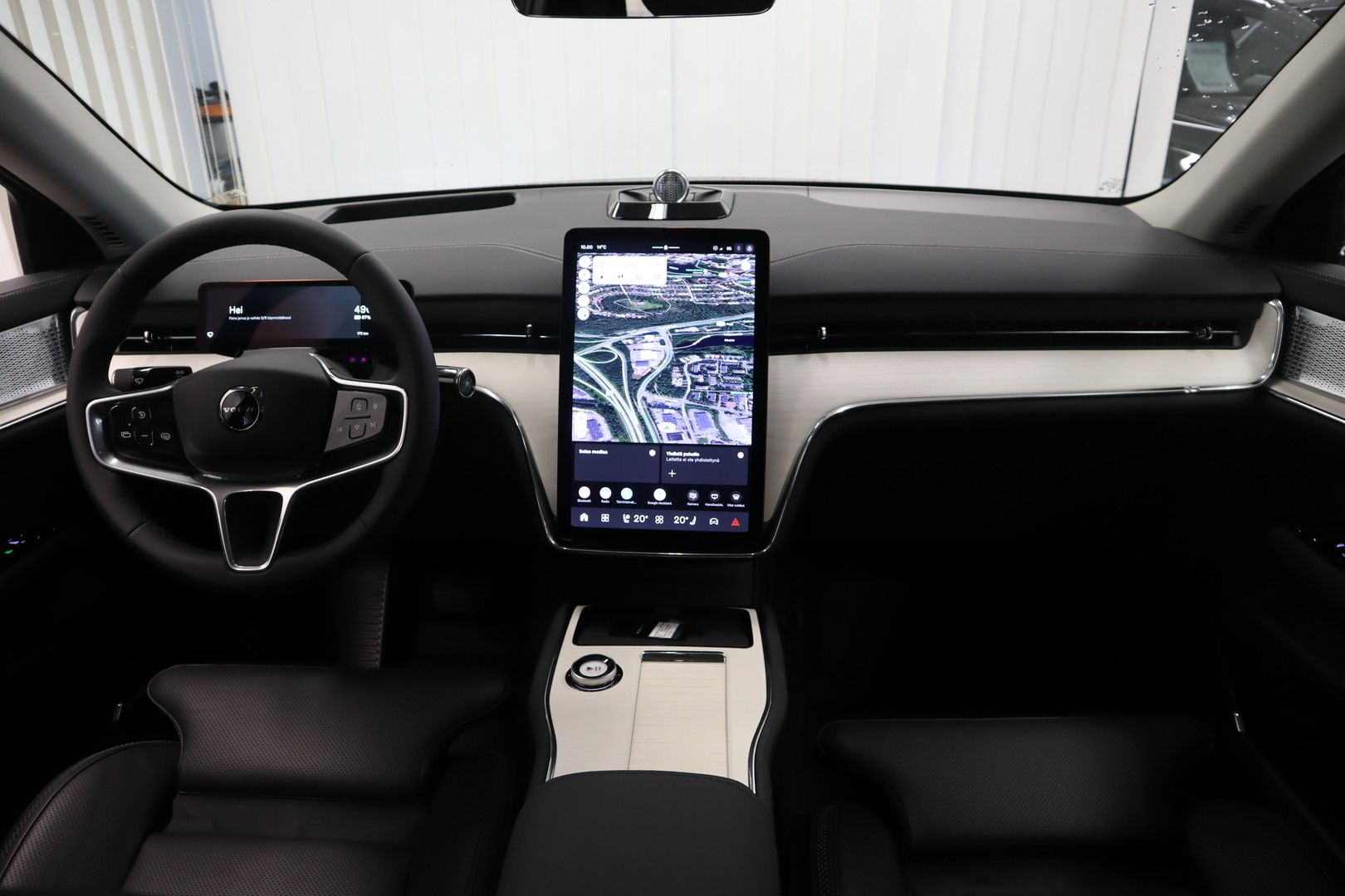 VOLVO EX90 7