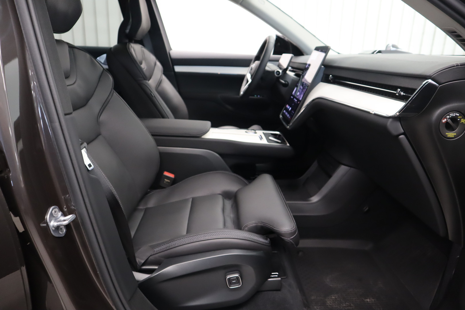 VOLVO EX90 9