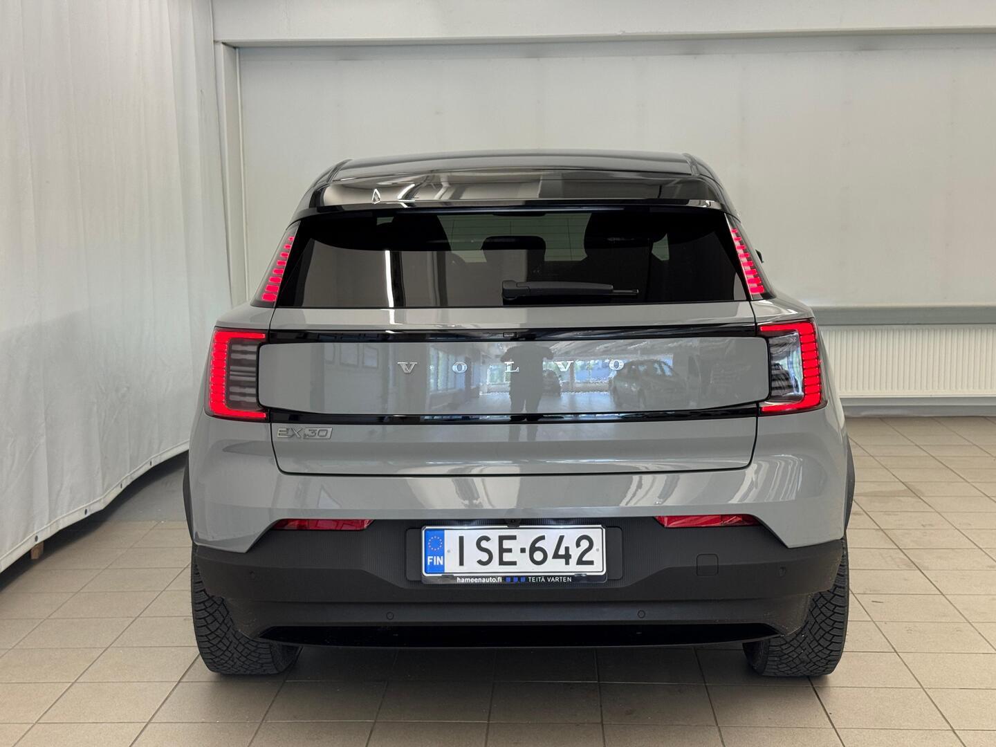 VOLVO EX30 13