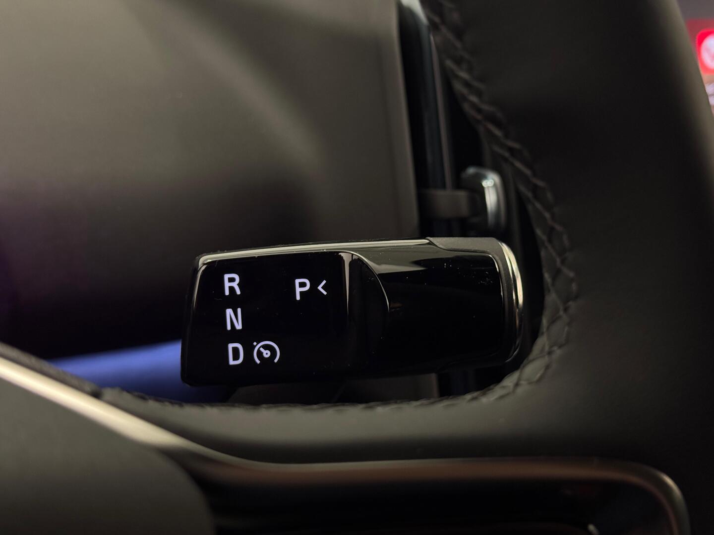 VOLVO EX30 8