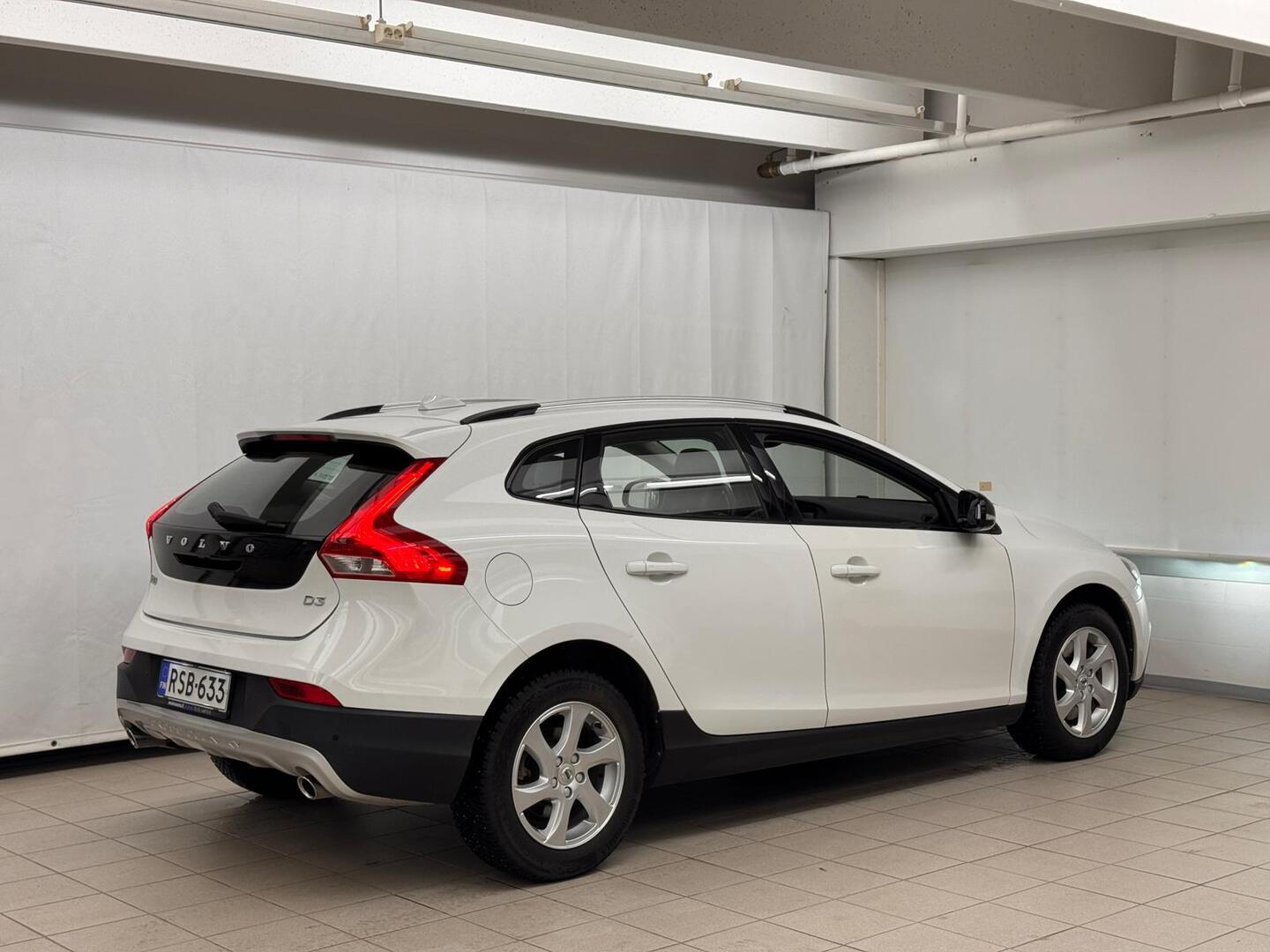 VOLVO V40 Cross Country 11