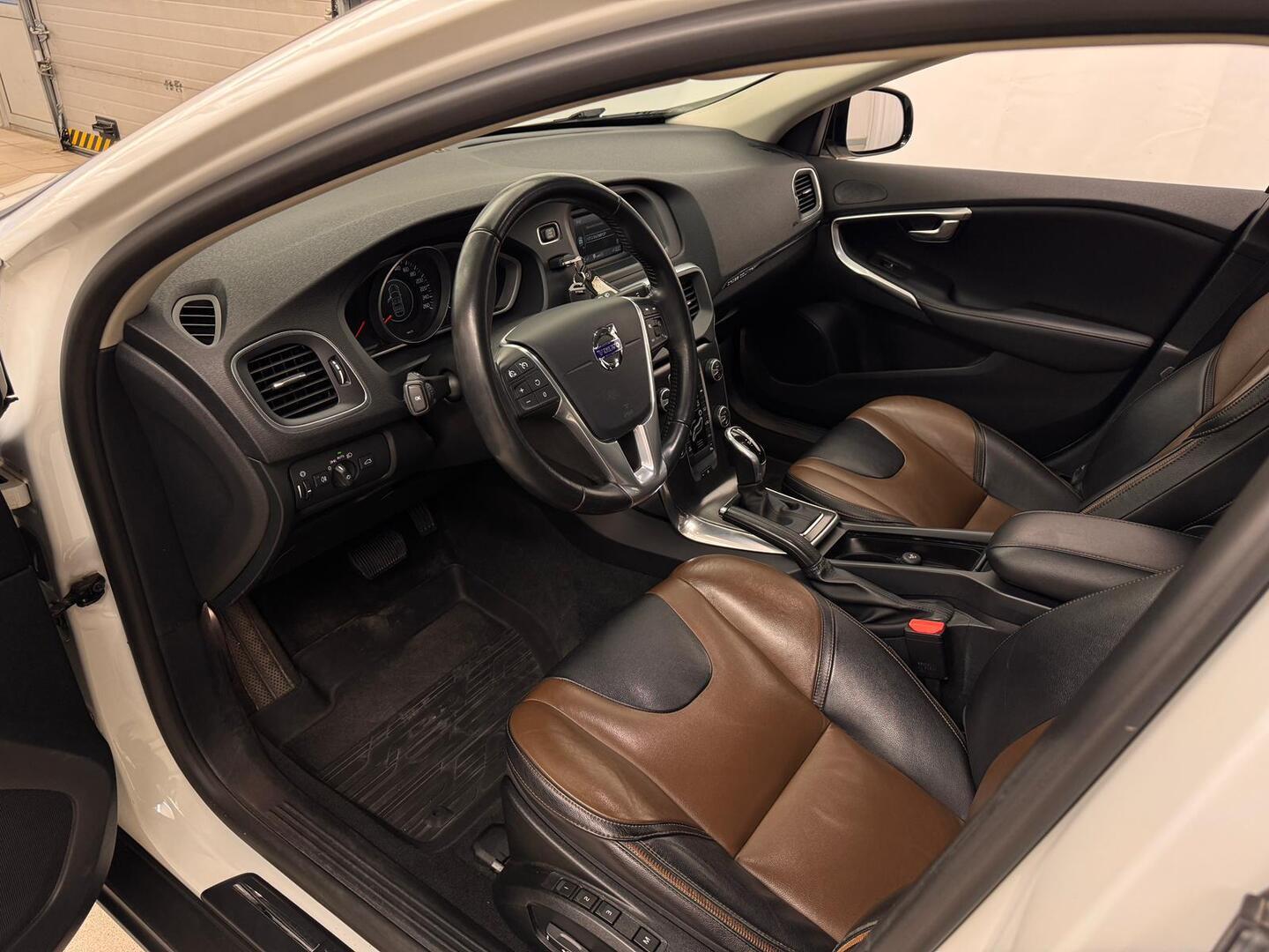VOLVO V40 Cross Country 3