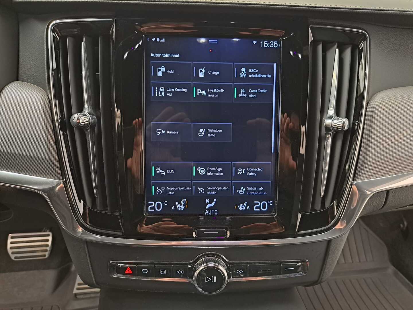 VOLVO V90 10