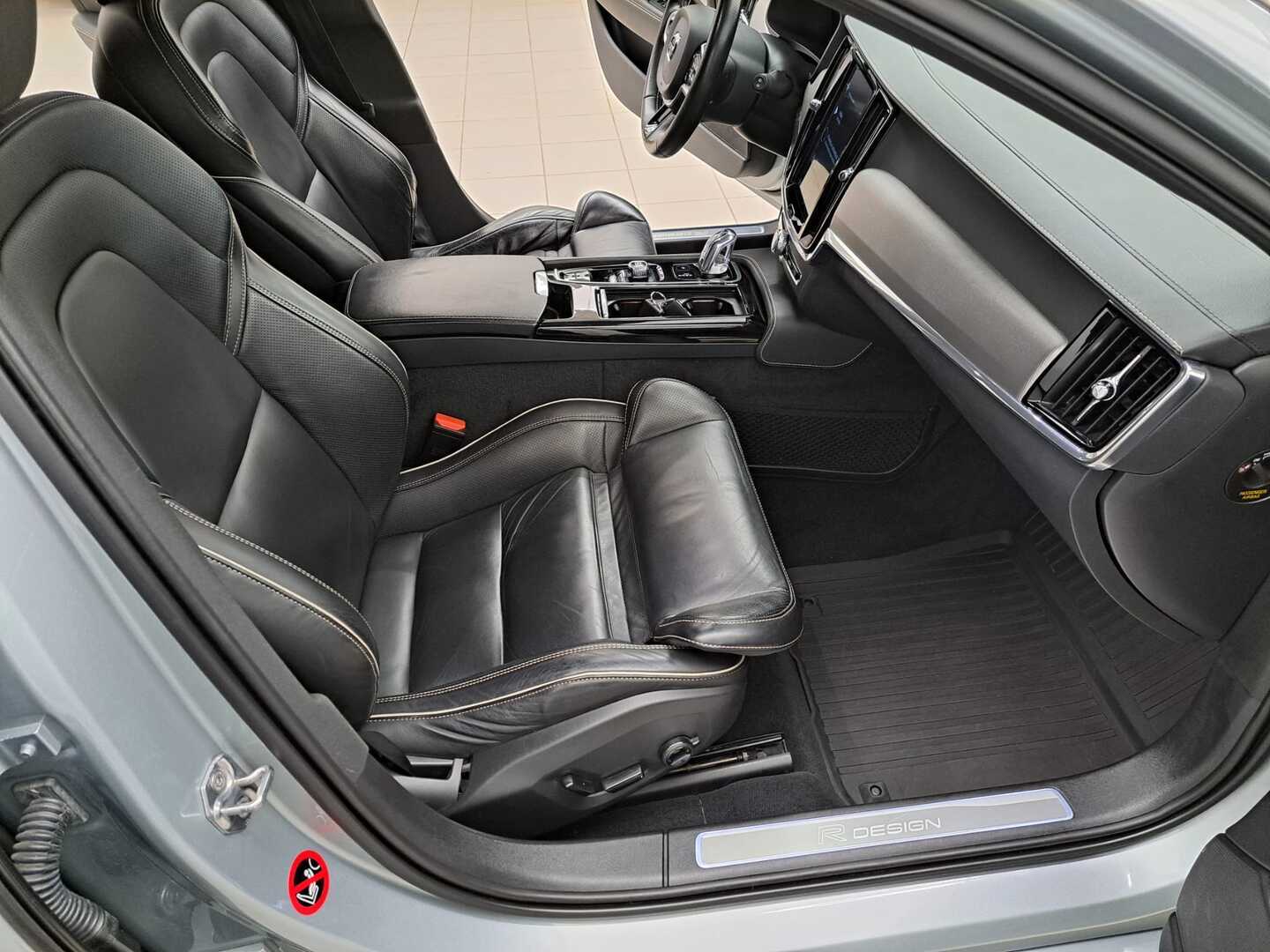 VOLVO V90 12
