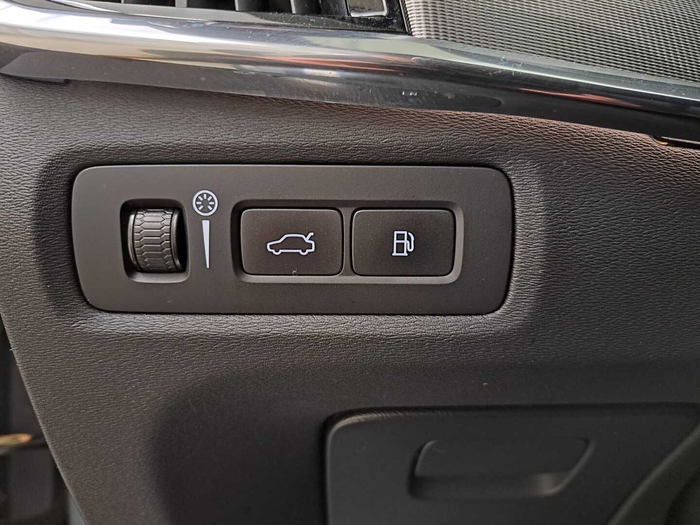 VOLVO V90 18