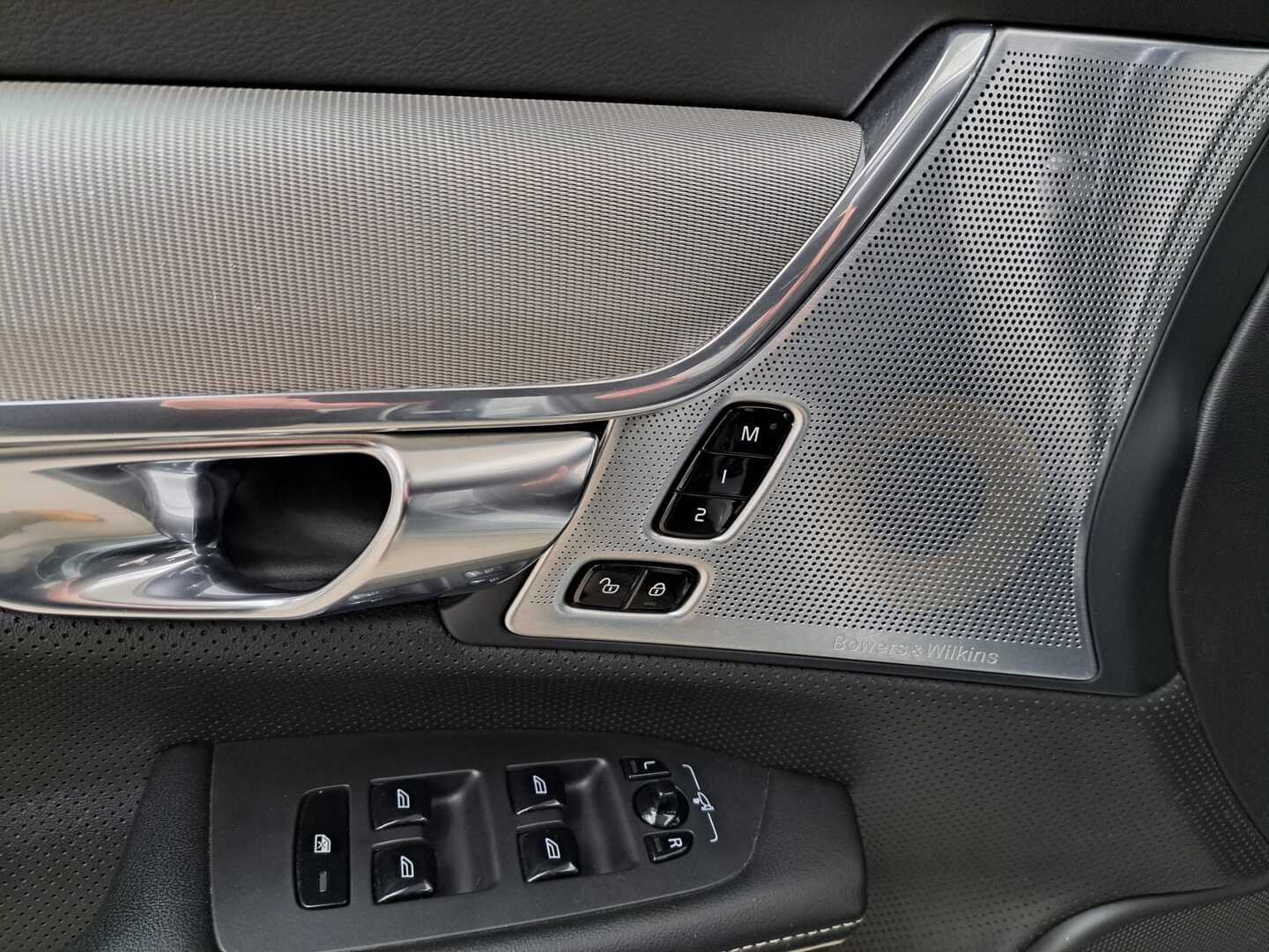 VOLVO V90 19