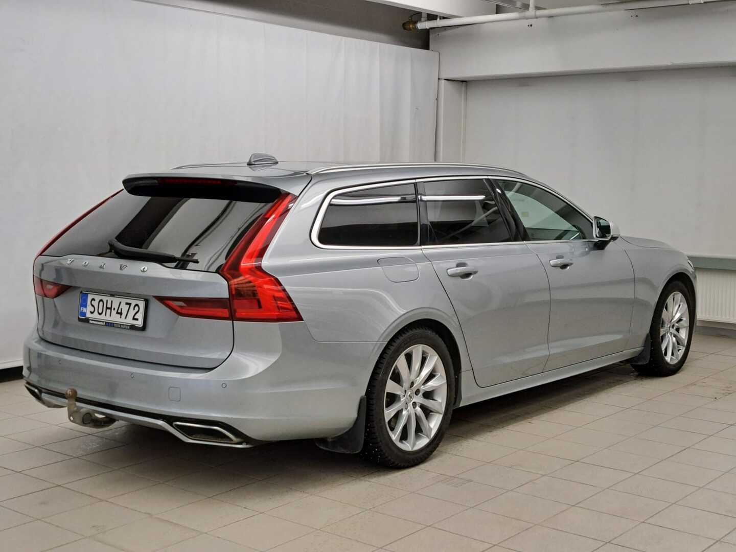 VOLVO V90 3