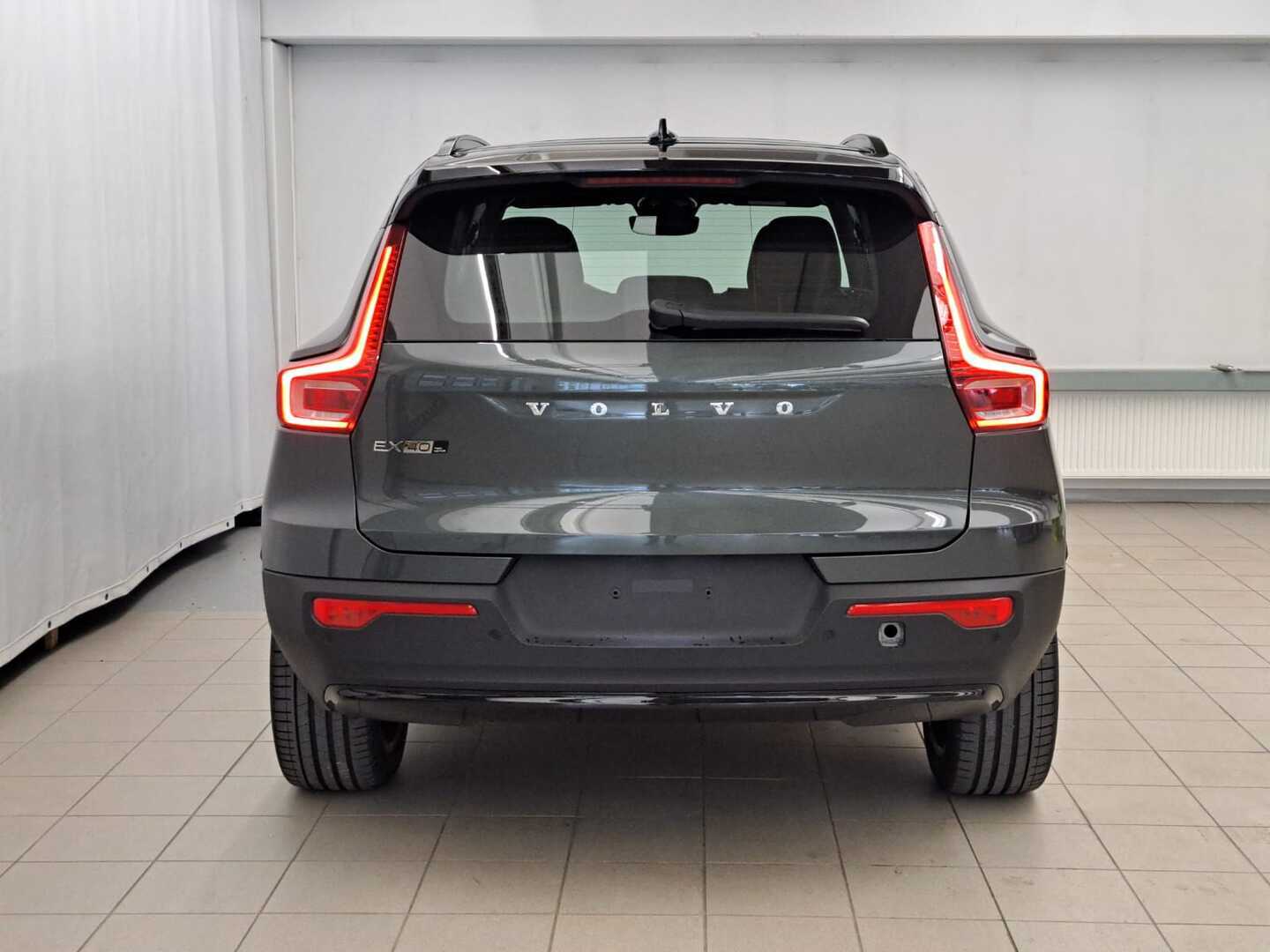 VOLVO EX40 6