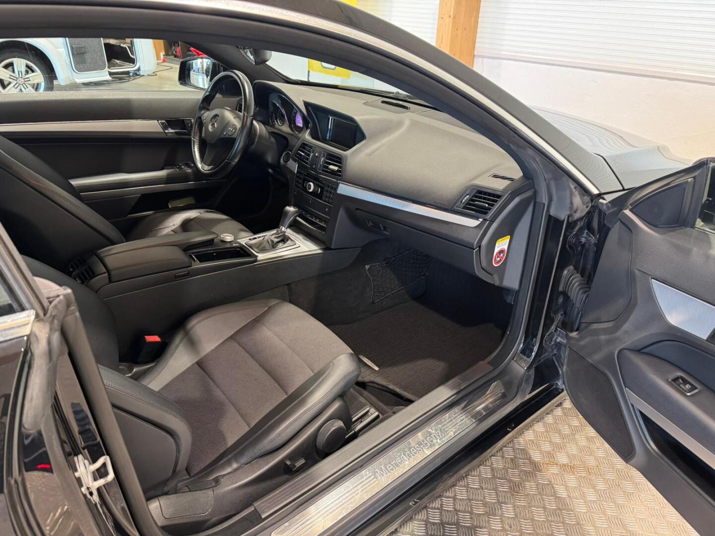 MERCEDES-BENZ E 2010