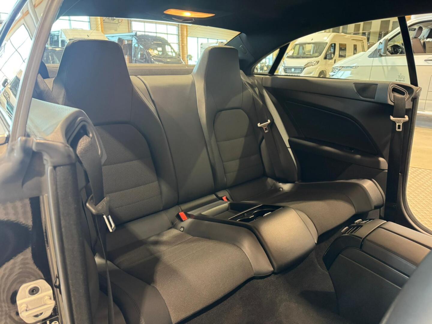 MERCEDES-BENZ E 2010