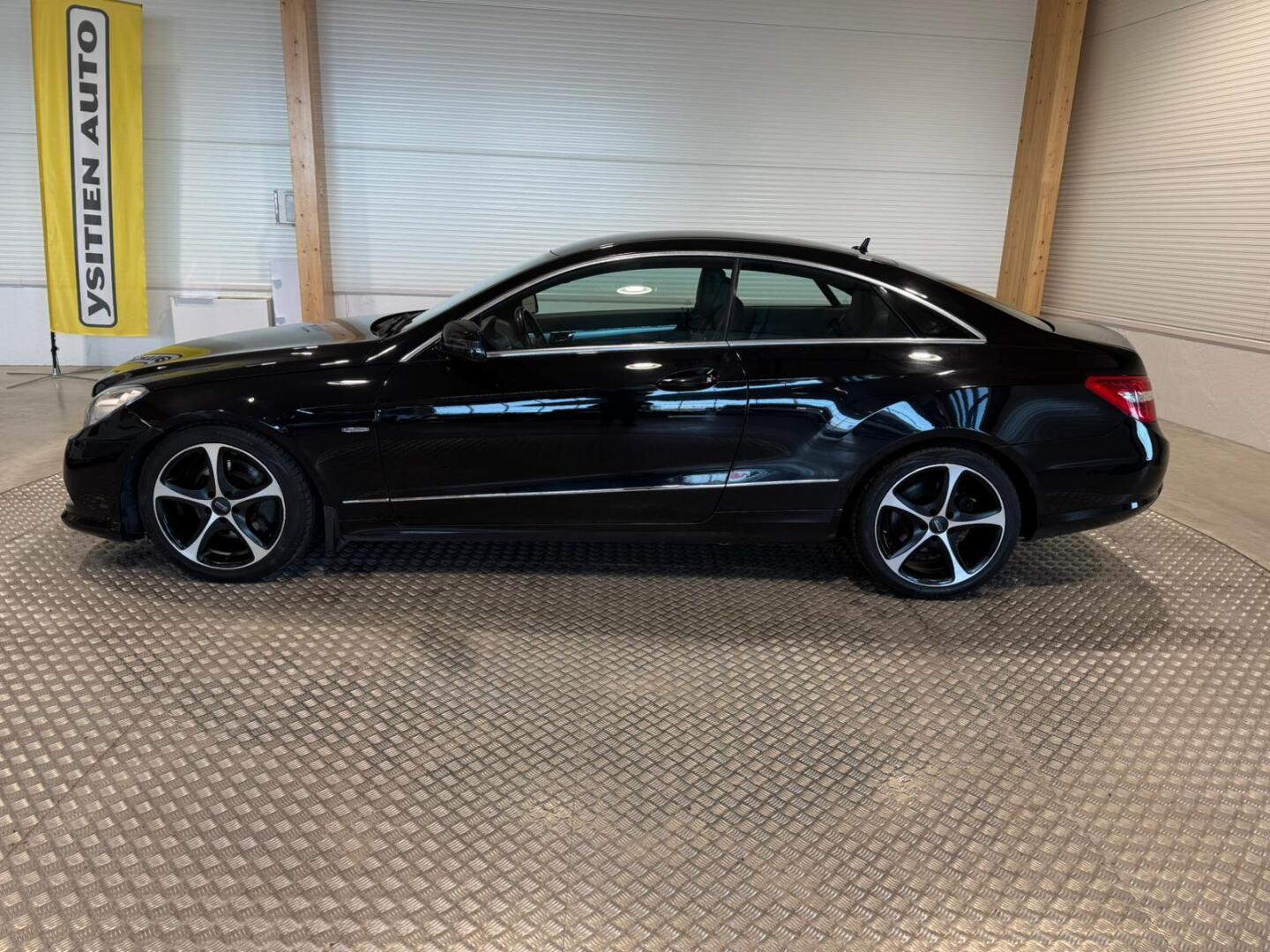 MERCEDES-BENZ E 2010