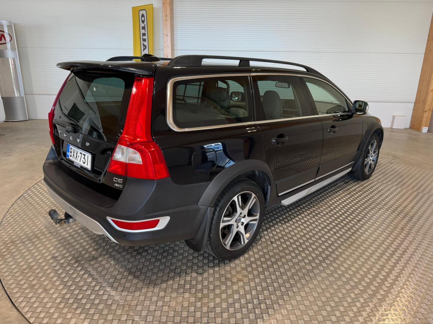 VOLVO XC70 2012