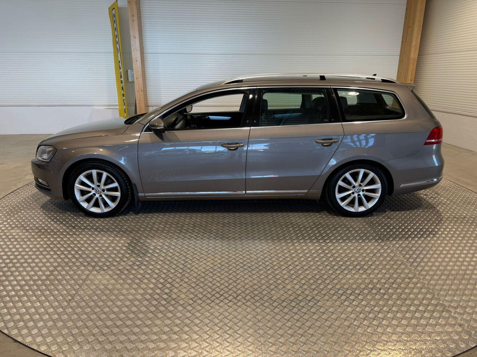 VOLKSWAGEN Passat 2012