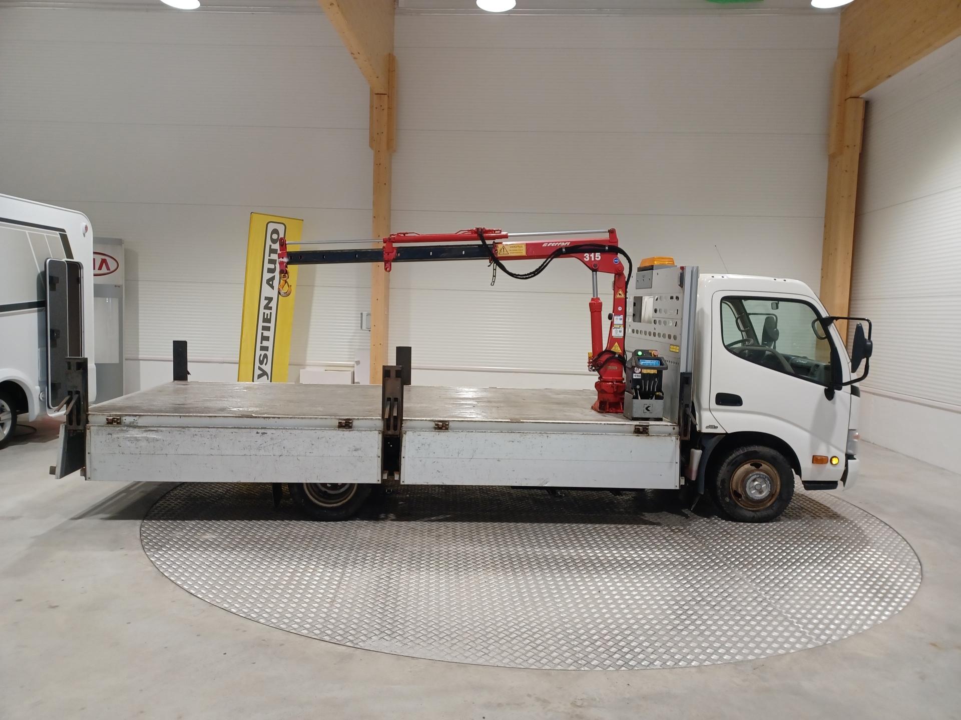 TOYOTA Dyna 2012