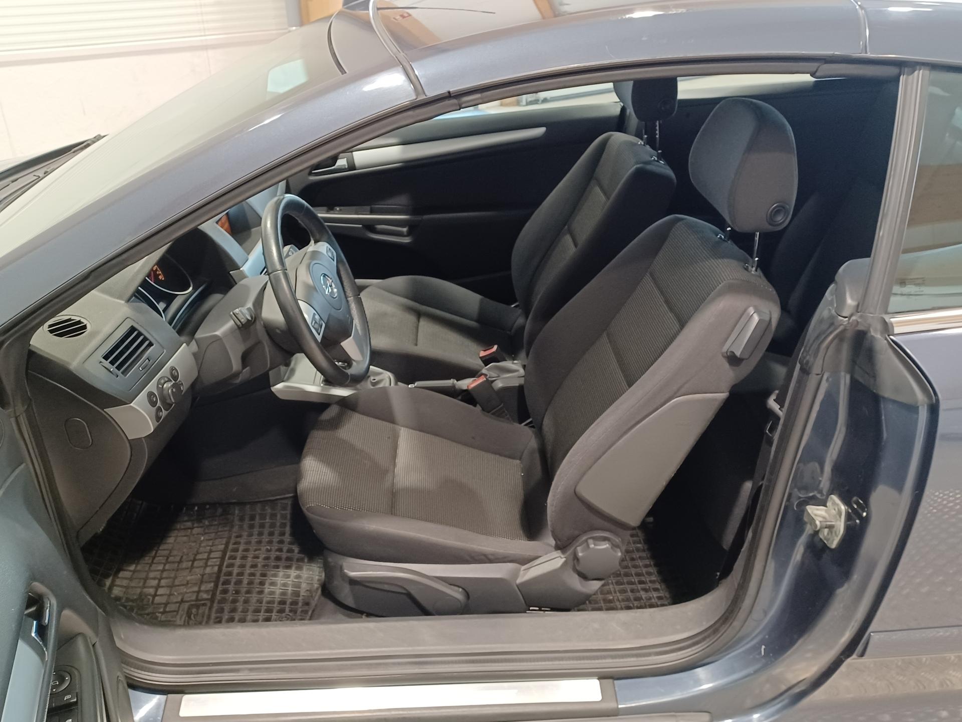 OPEL Astra 2009