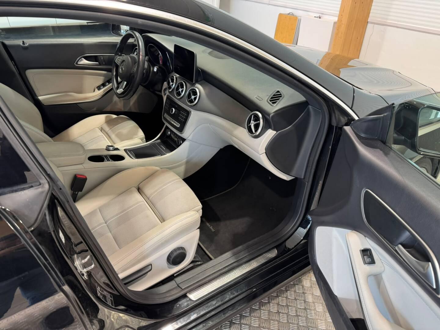 MERCEDES-BENZ CLA 2019