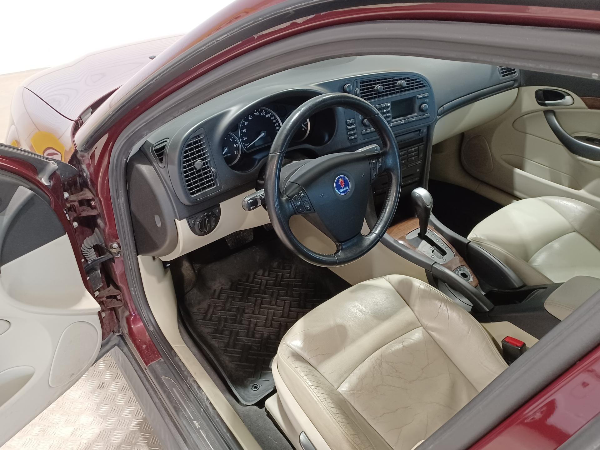SAAB 9-3 2004