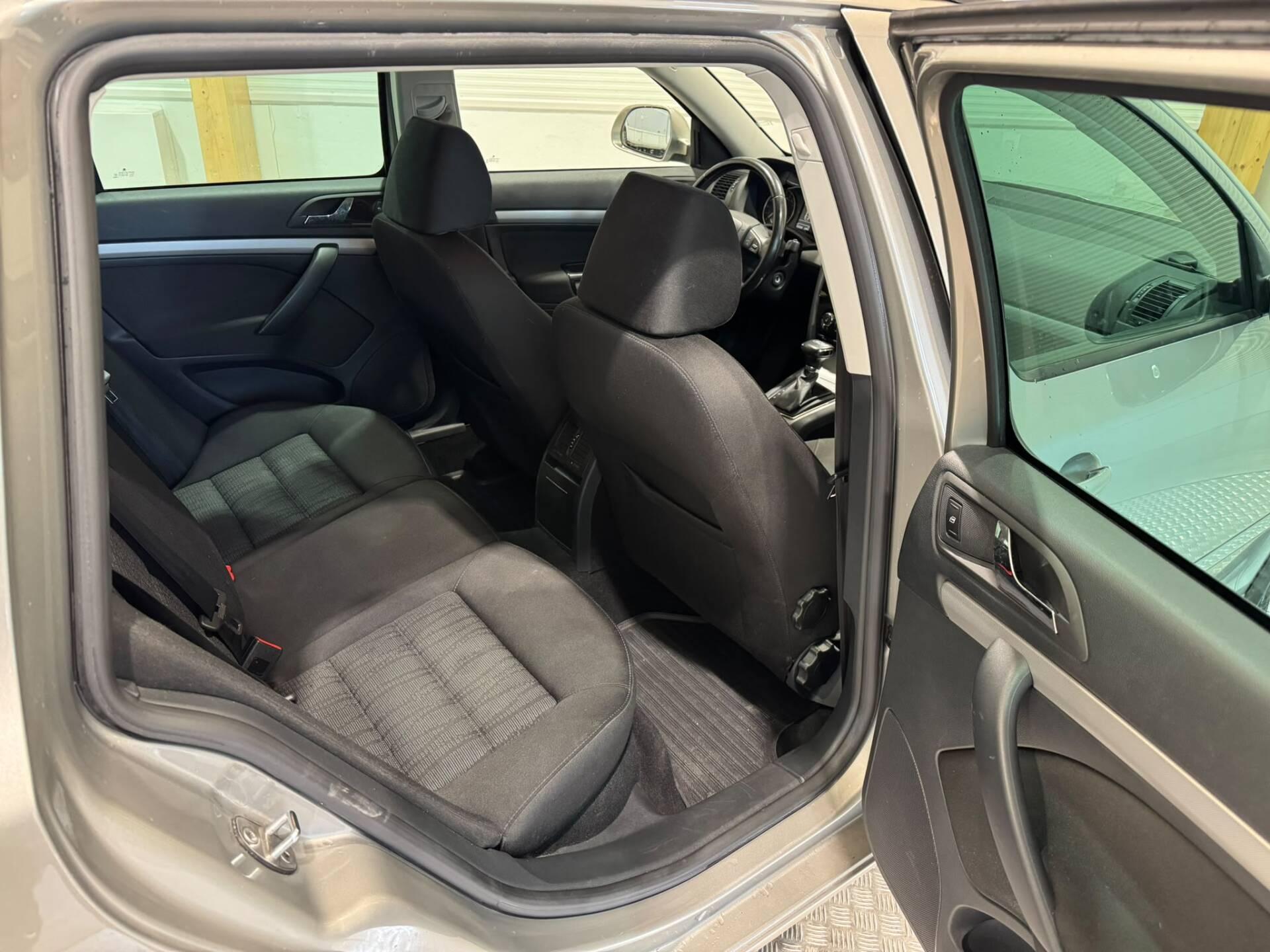 SKODA Octavia 2011