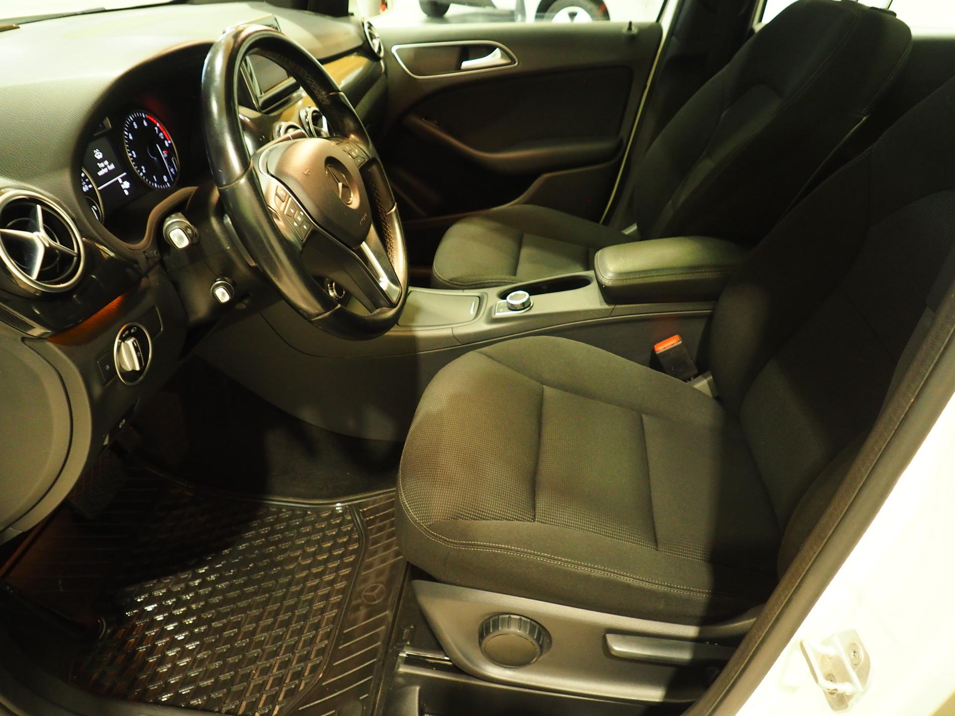 MERCEDES-BENZ B 2013