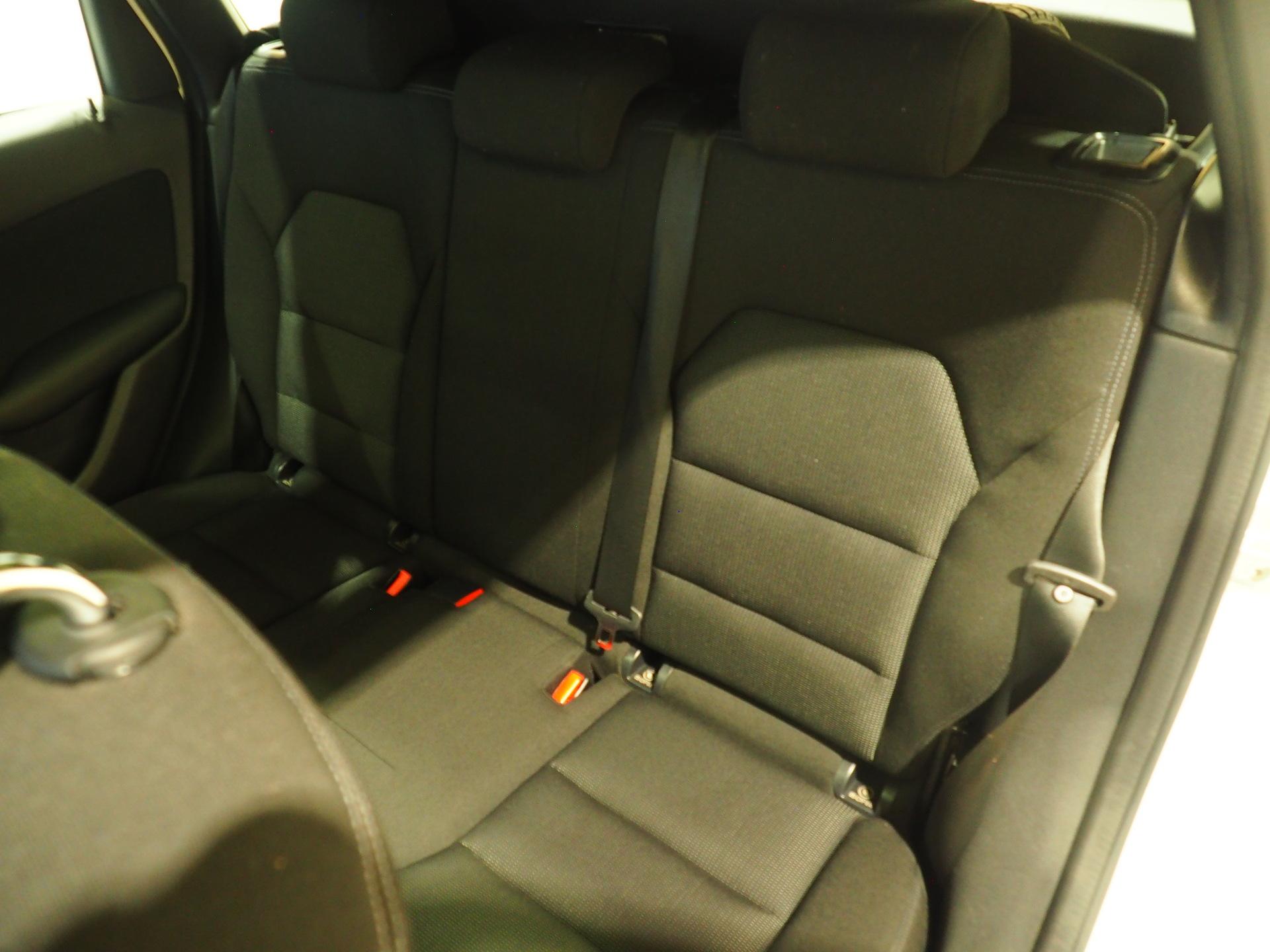 MERCEDES-BENZ B 2013