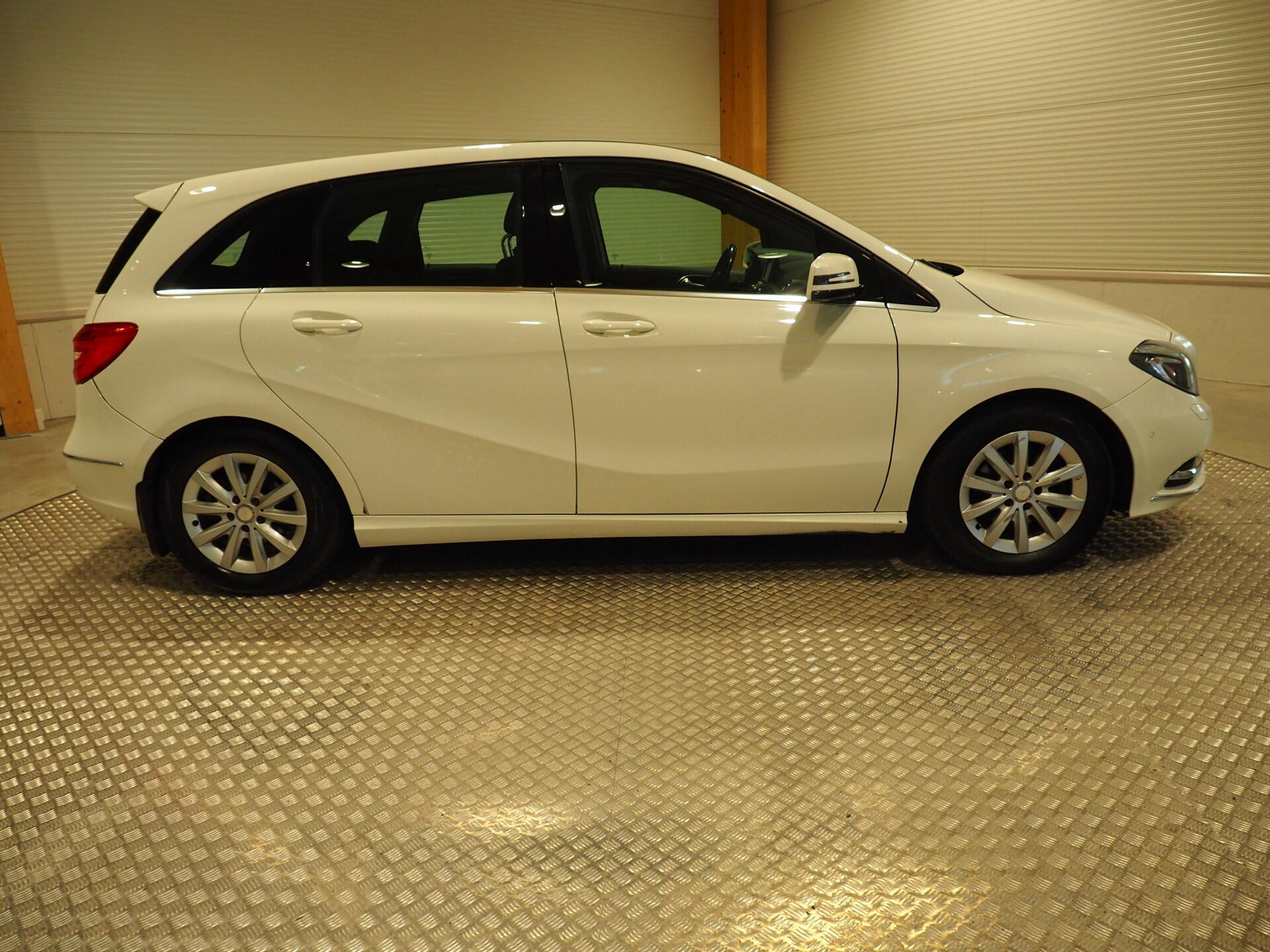 MERCEDES-BENZ B 2013