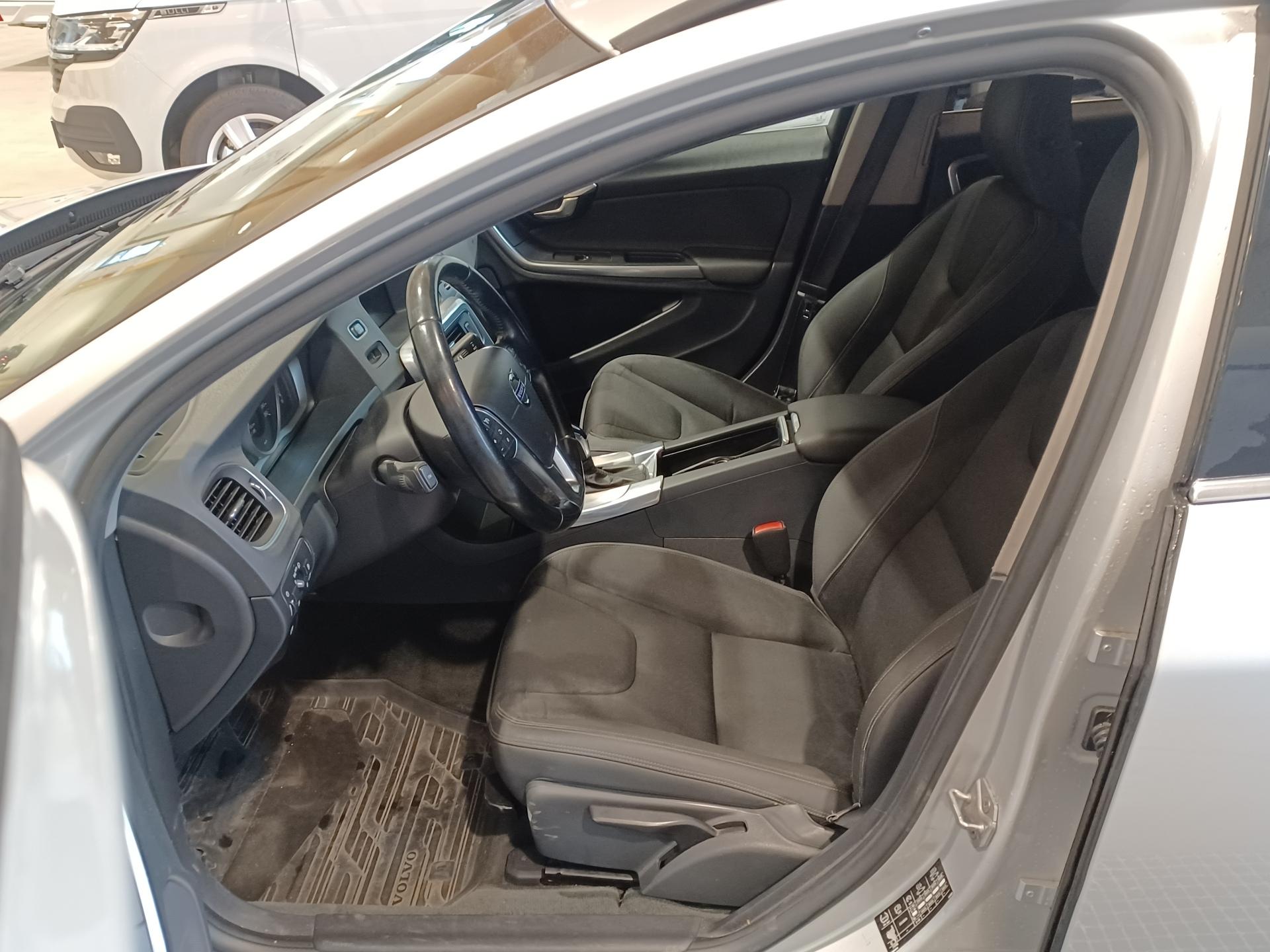 VOLVO V60 2014