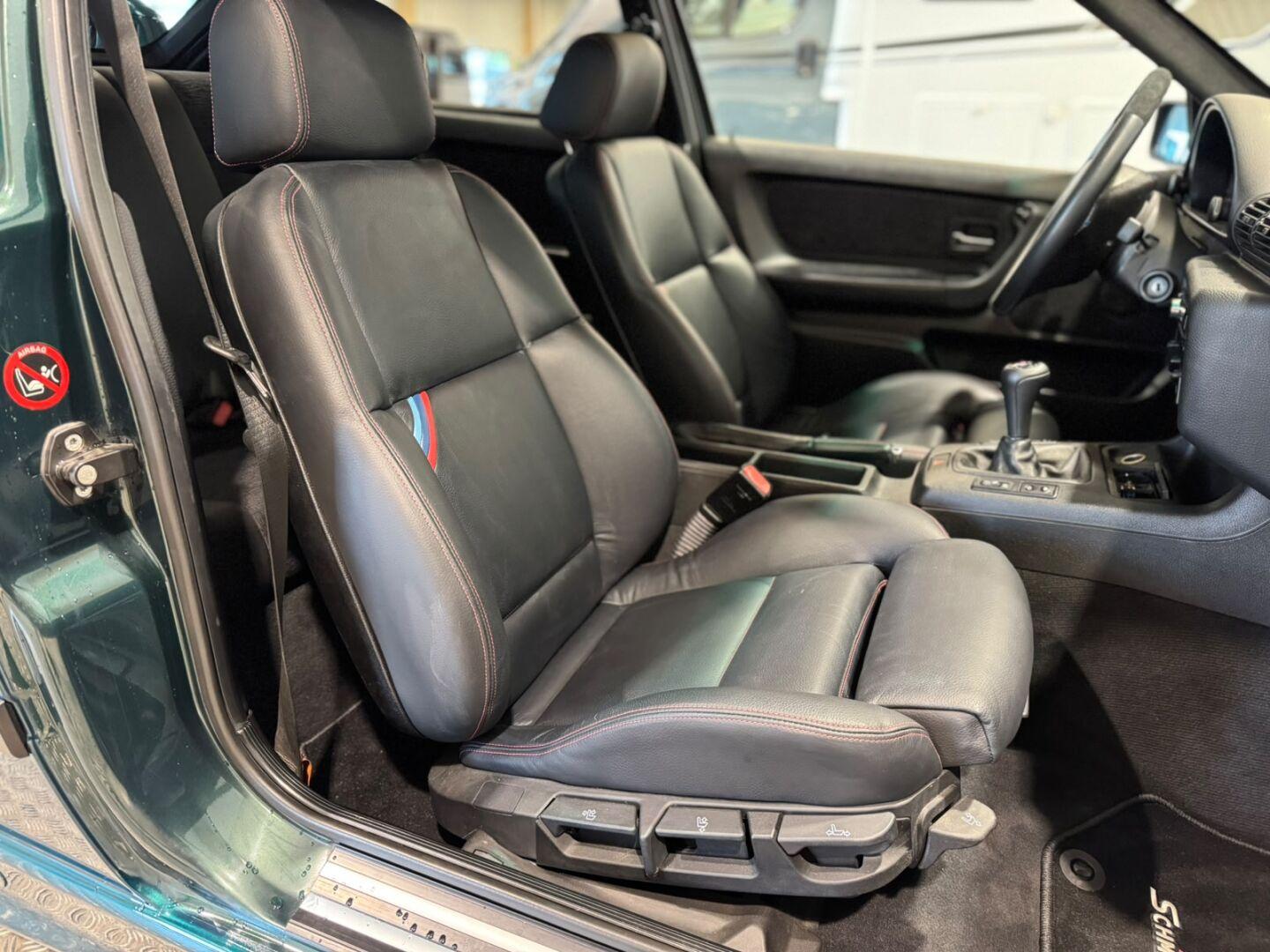 BMW 323 2000