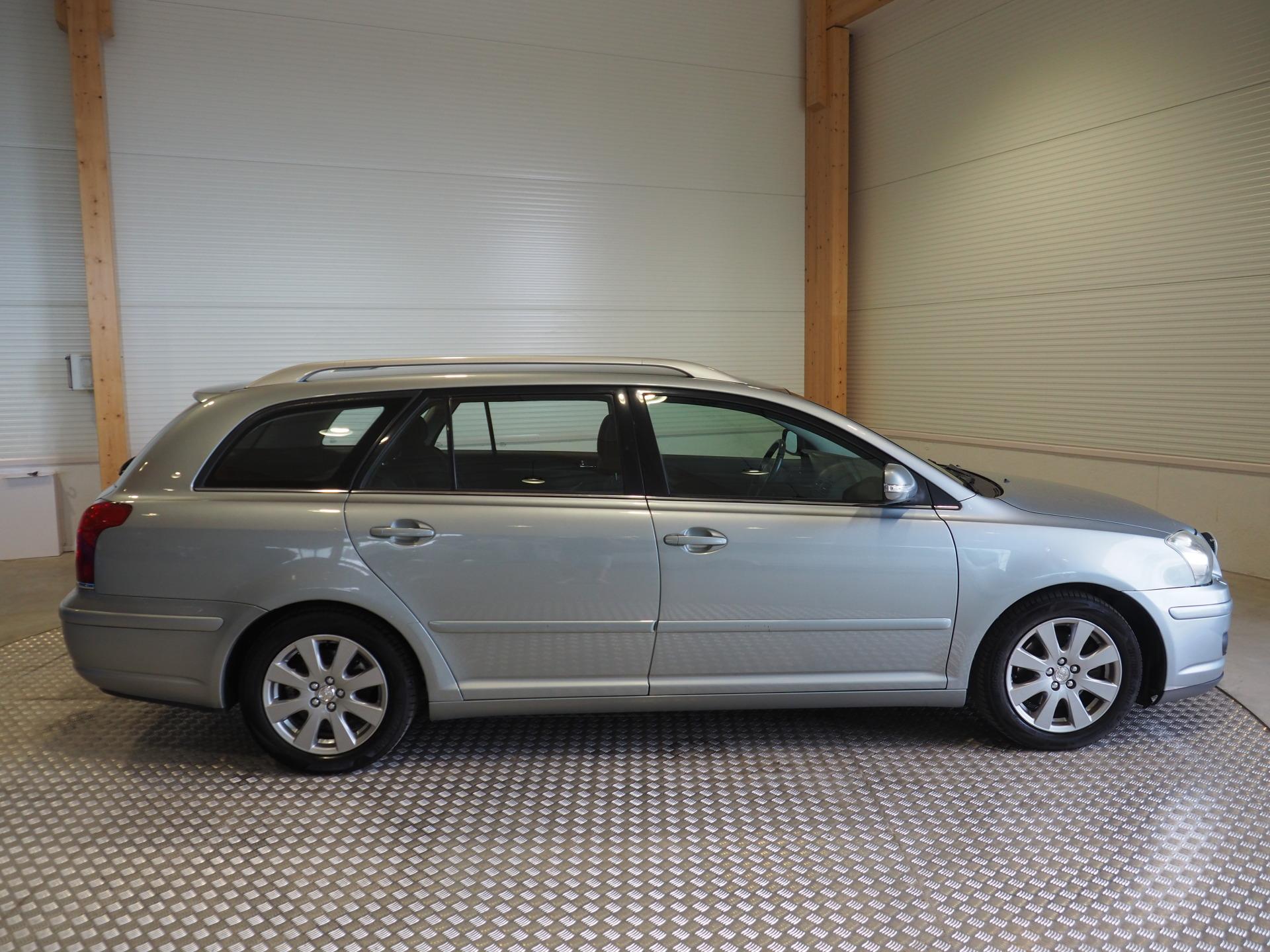 TOYOTA Avensis 2008