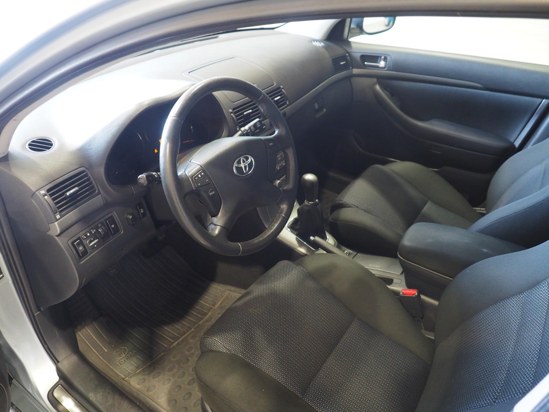 TOYOTA Avensis 2008