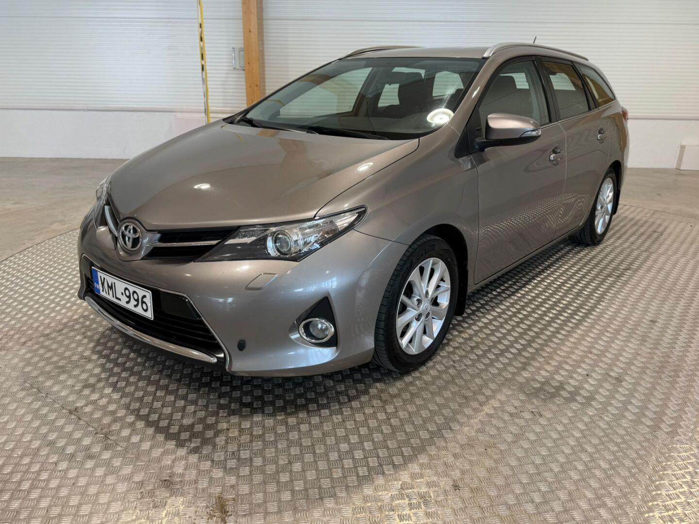 TOYOTA Auris 2014