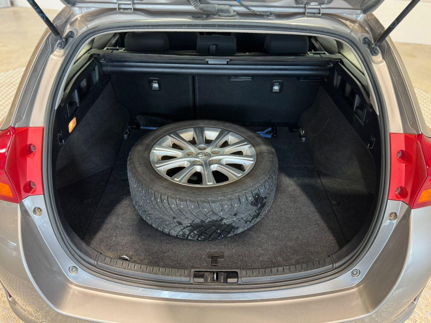 TOYOTA Auris 2014