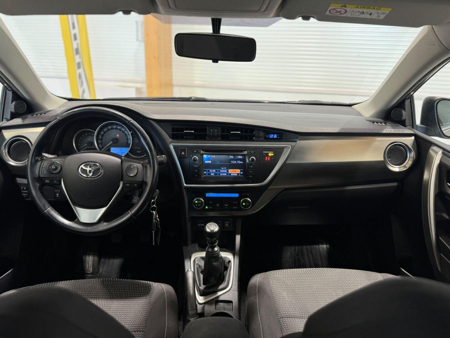 TOYOTA Auris 2014