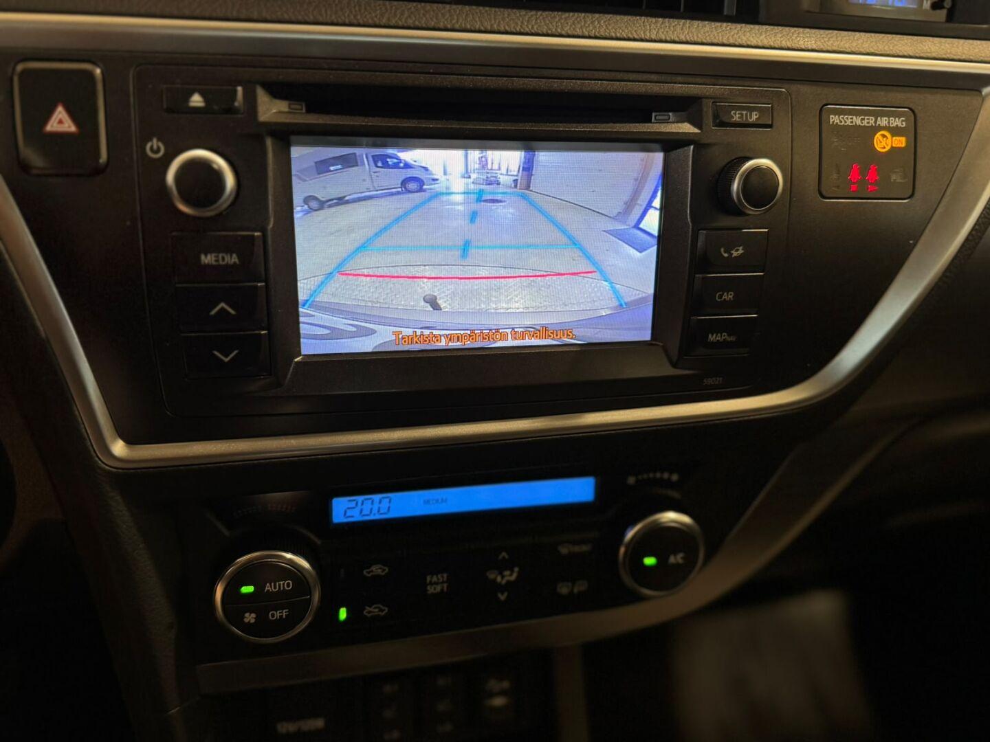 TOYOTA Auris 2014