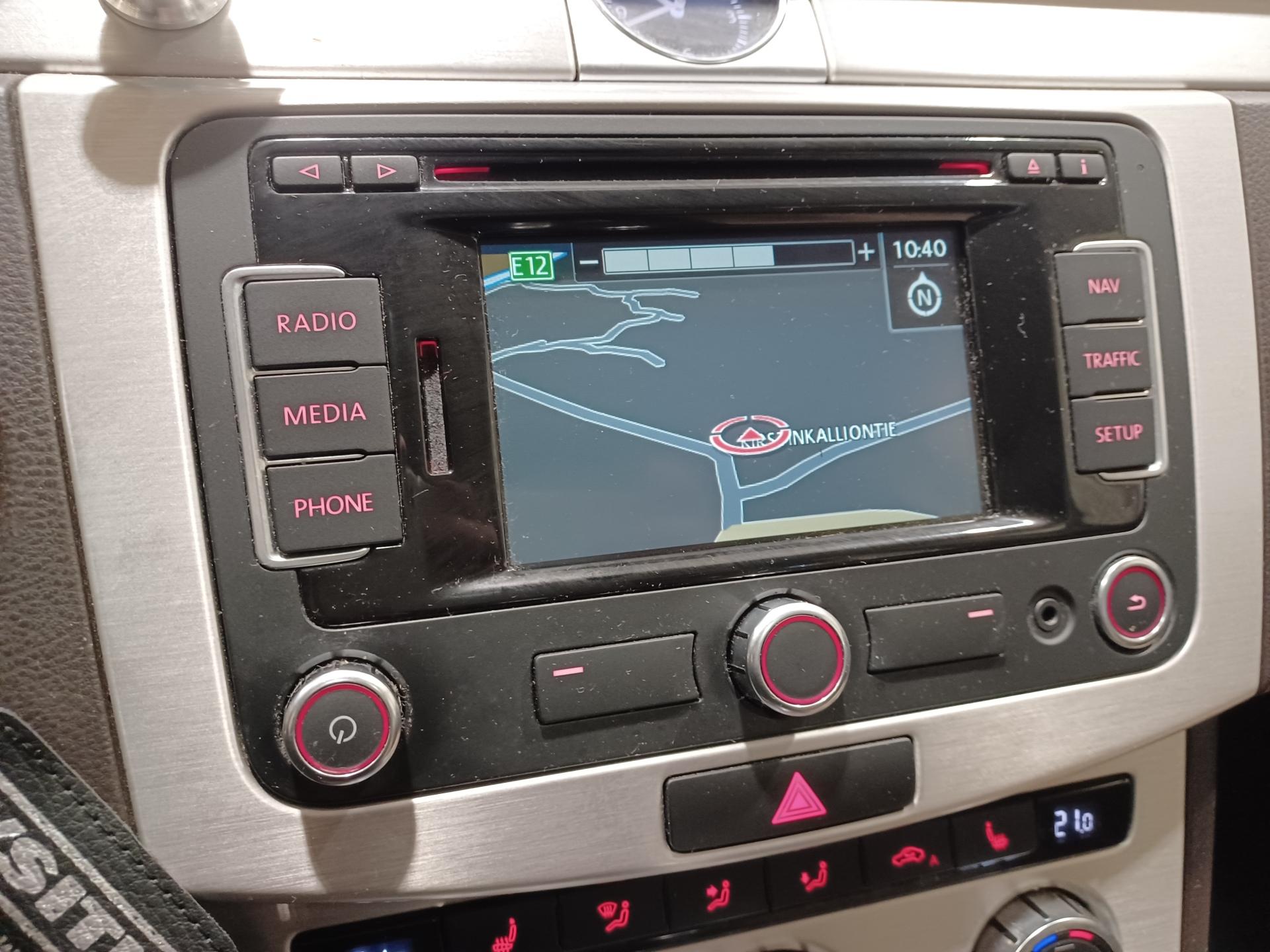 VOLKSWAGEN Passat 2014