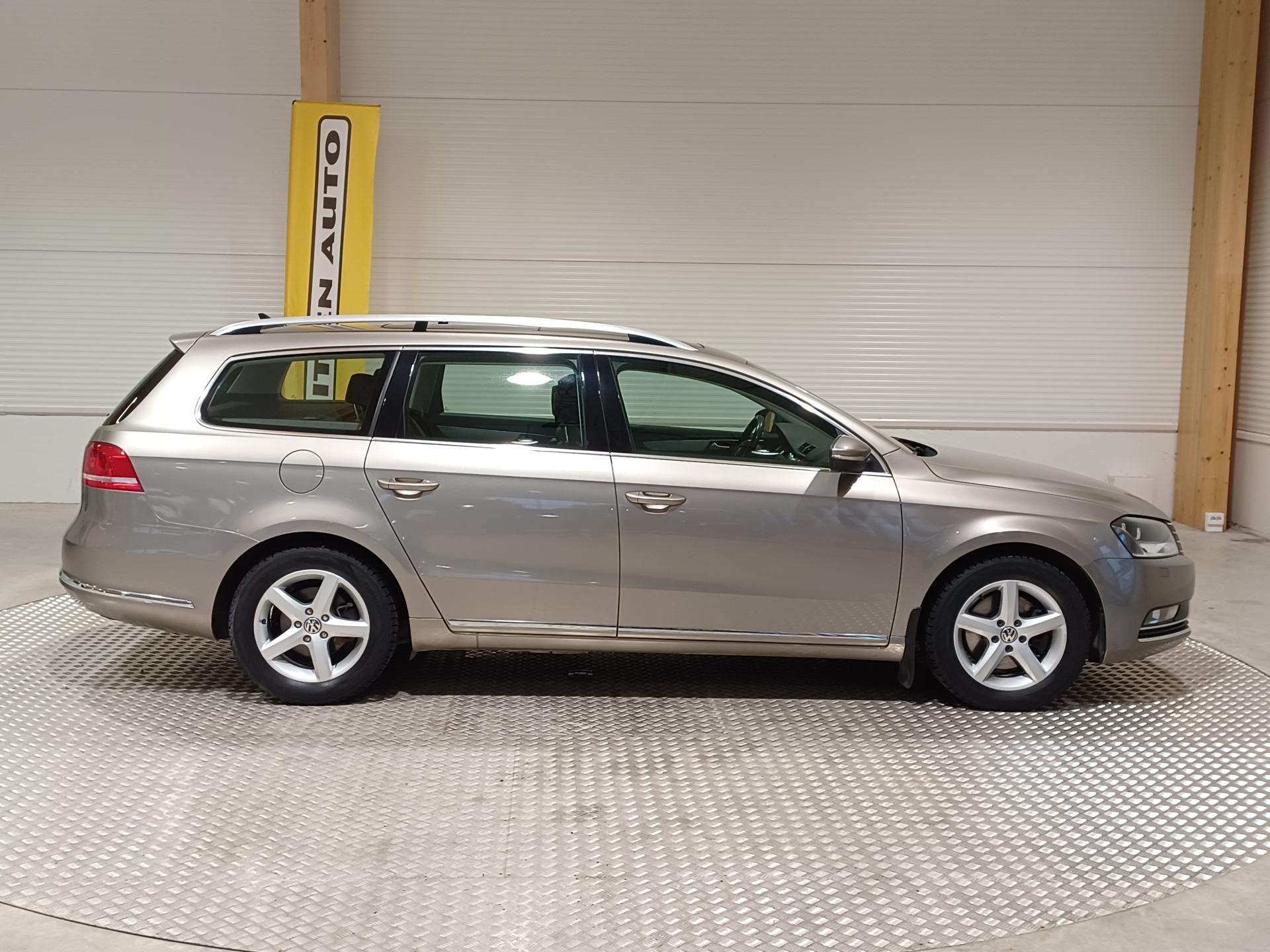 VOLKSWAGEN Passat 2014