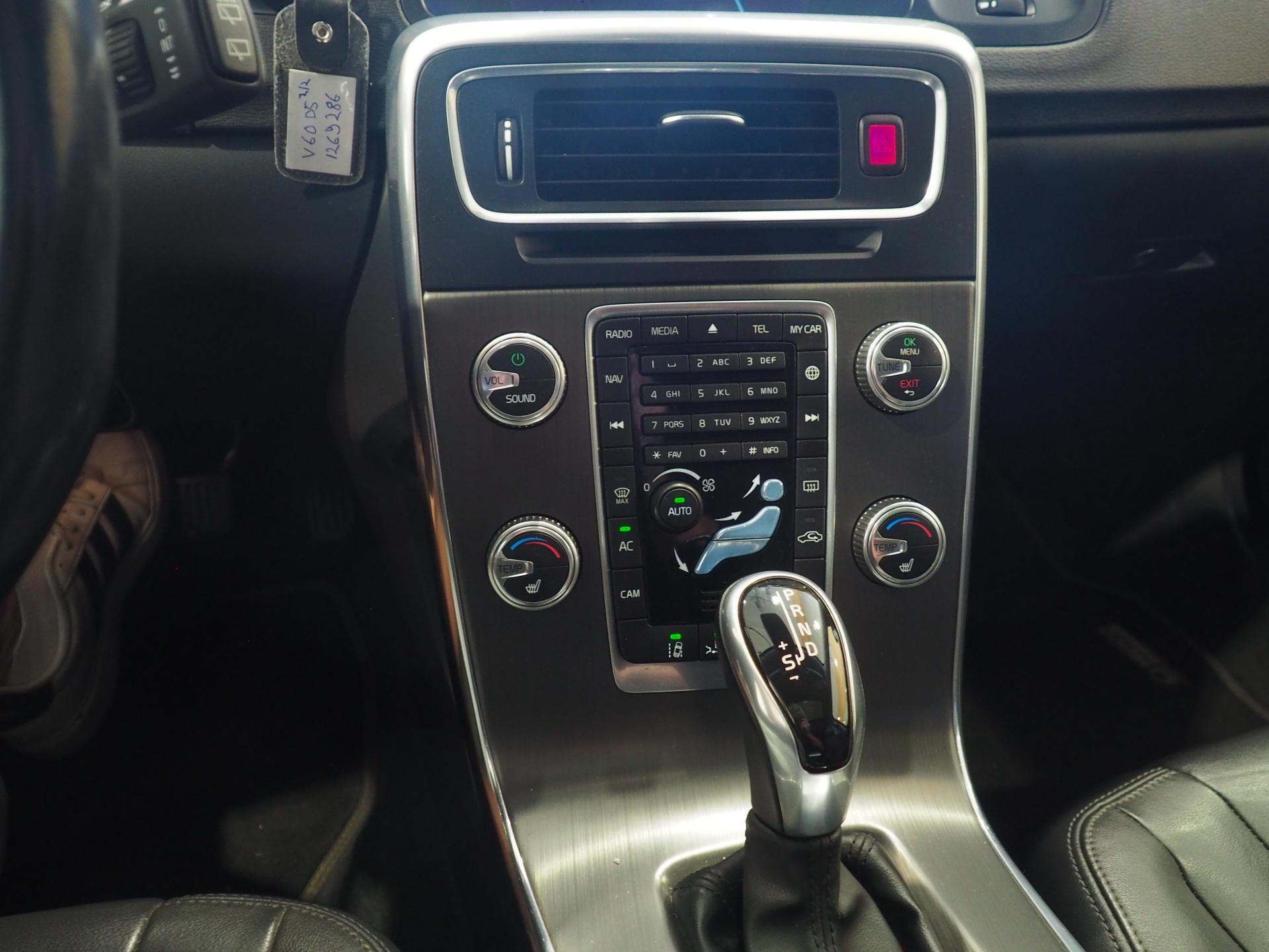 VOLVO V60 28