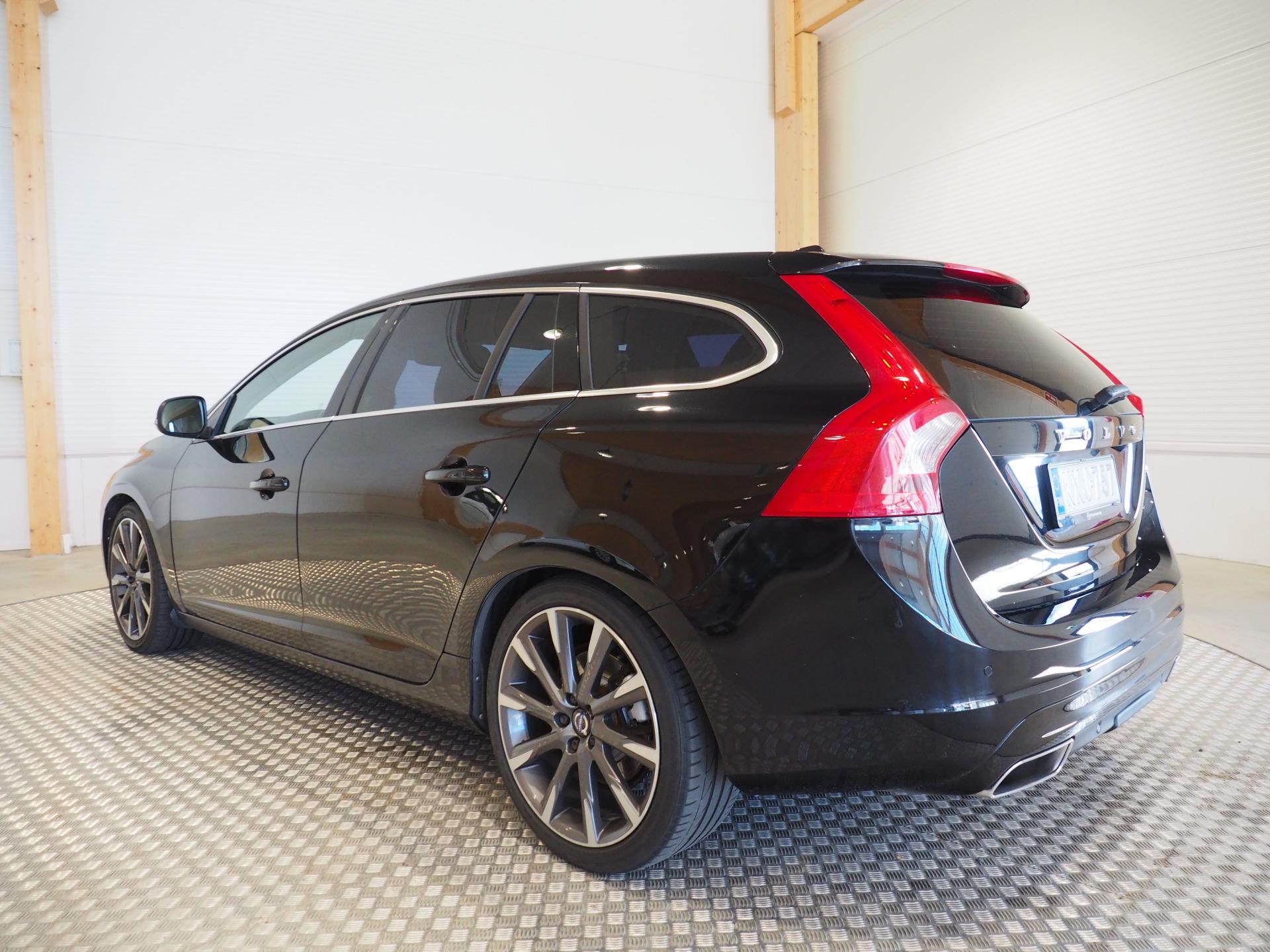 VOLVO V60 8