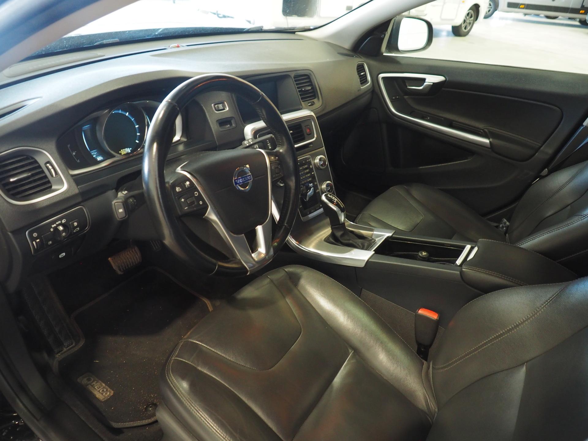 VOLVO V60 9
