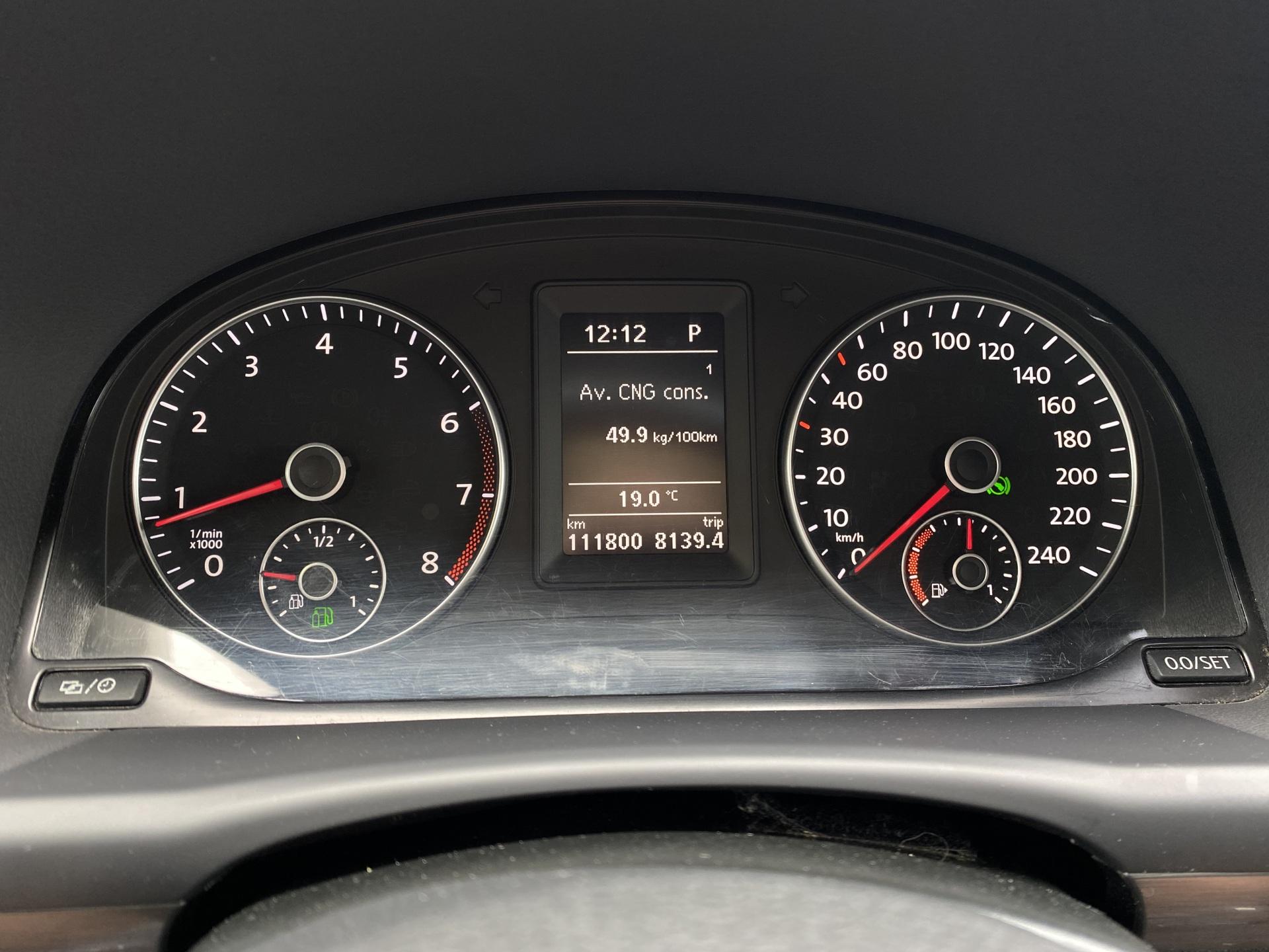 VOLKSWAGEN Touran 2013