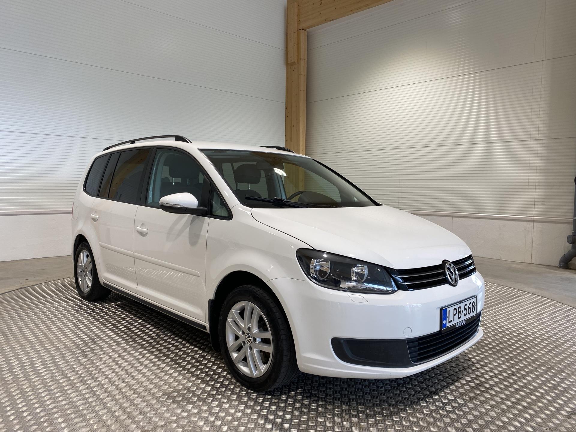VOLKSWAGEN Touran 2013