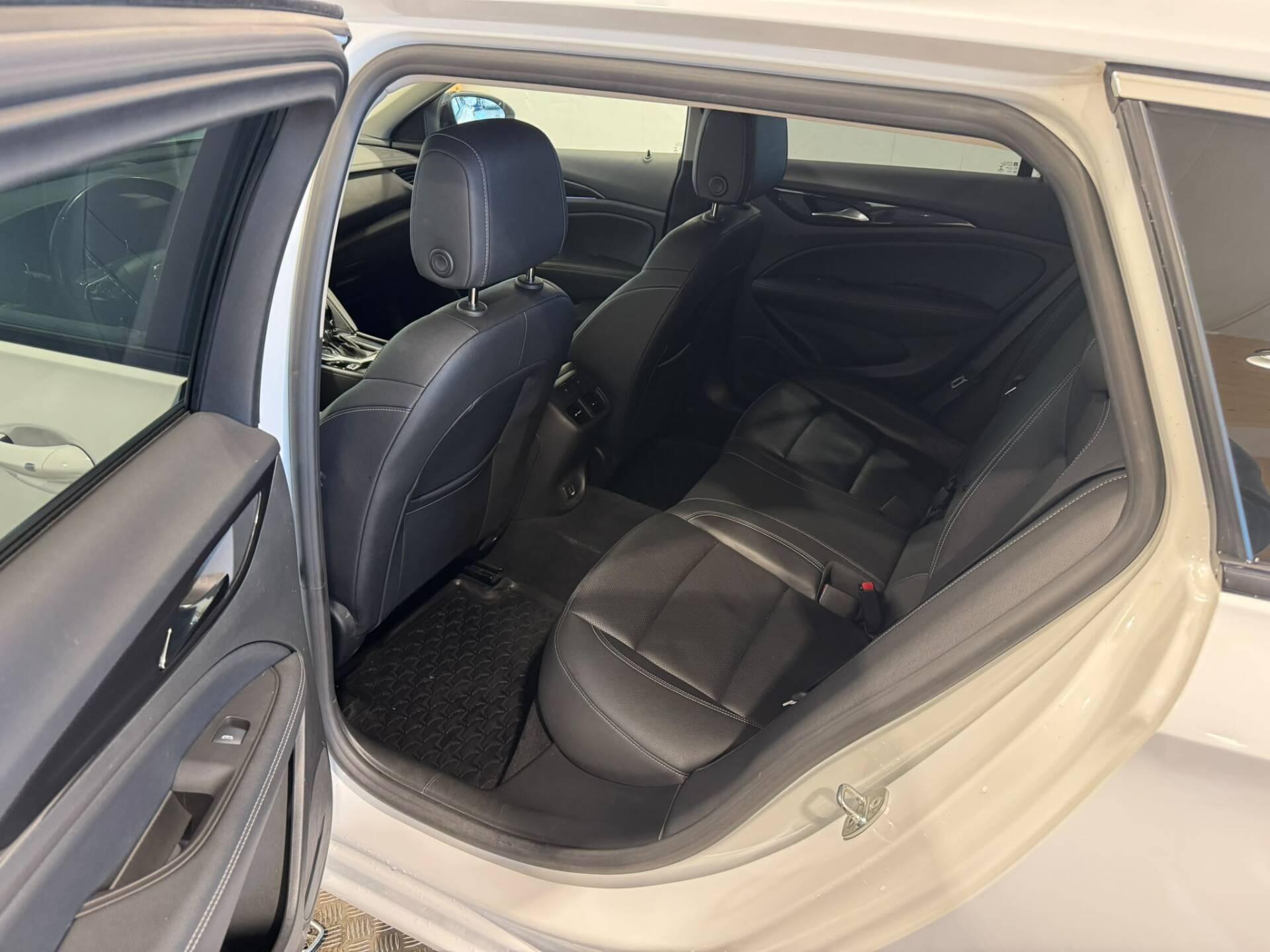 OPEL Insignia 2023