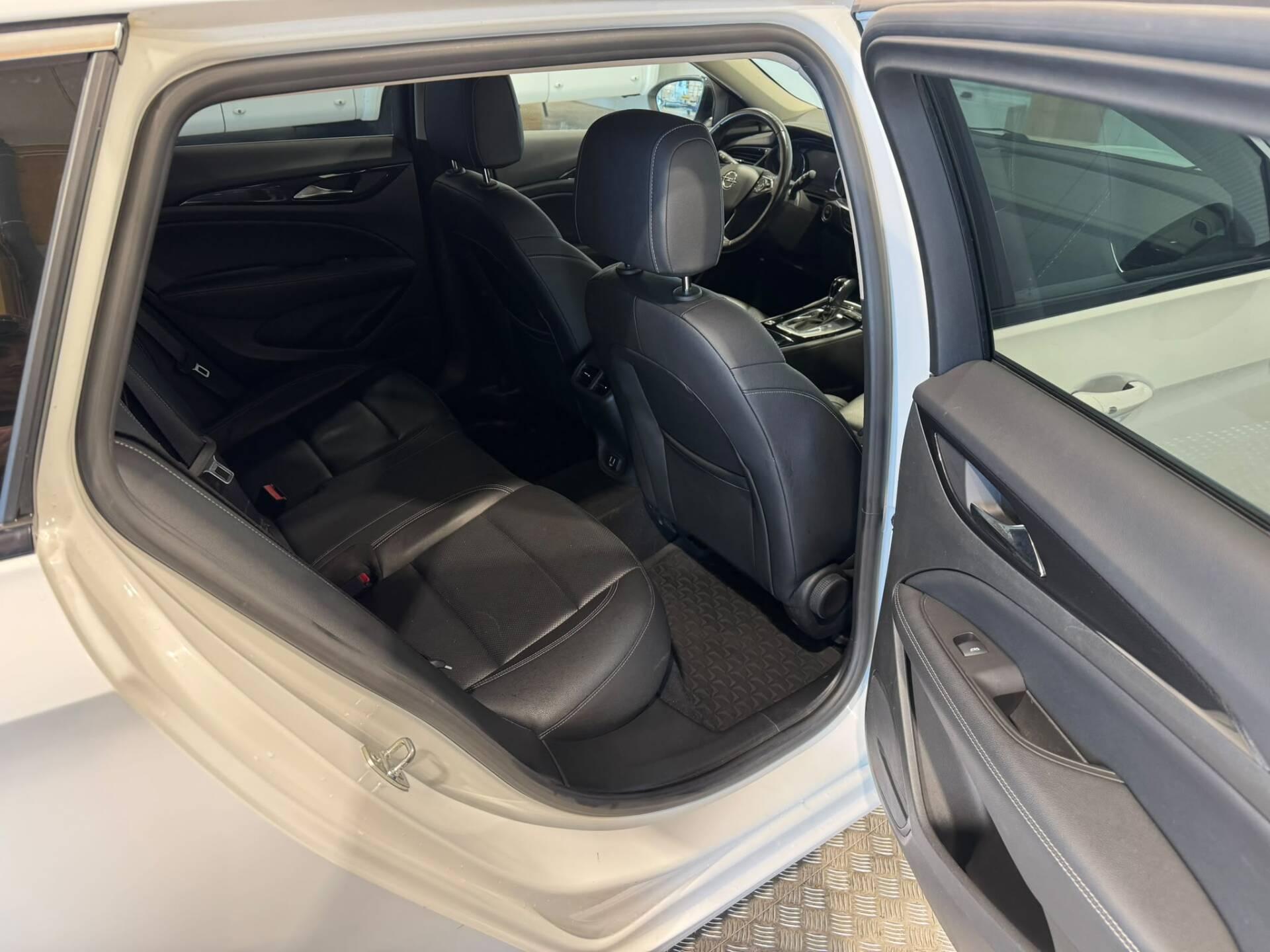 OPEL Insignia 2023