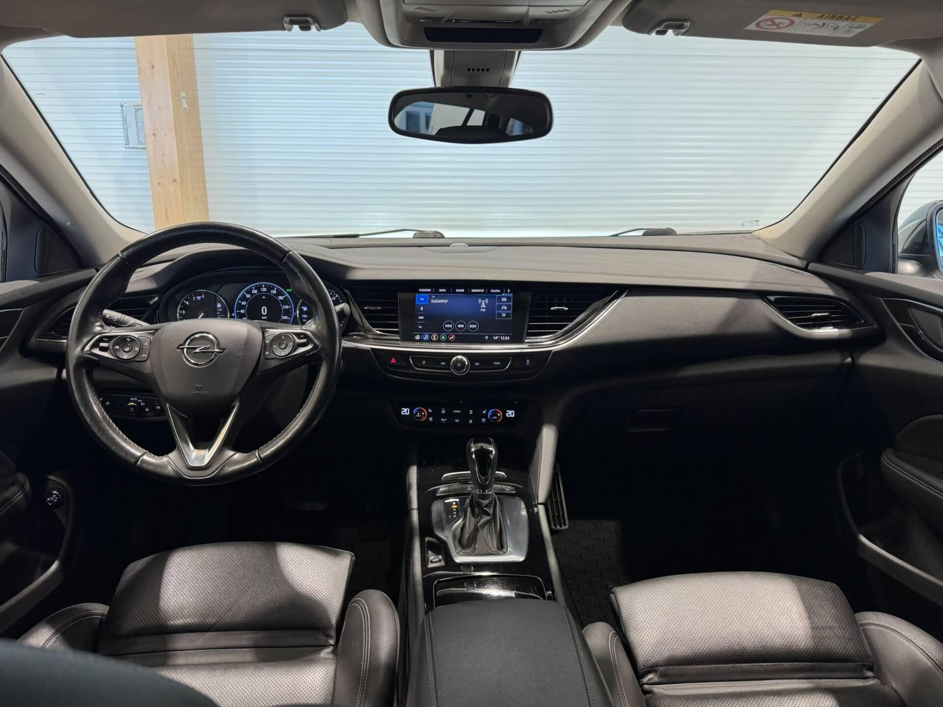 OPEL Insignia 2023