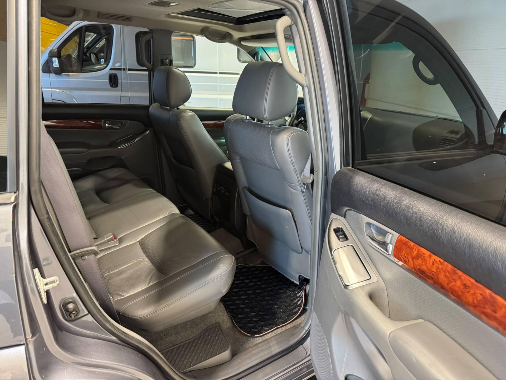TOYOTA Land Cruiser 2005