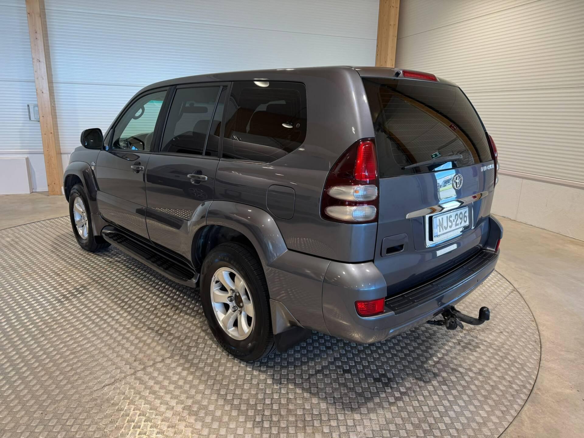 TOYOTA Land Cruiser 2005